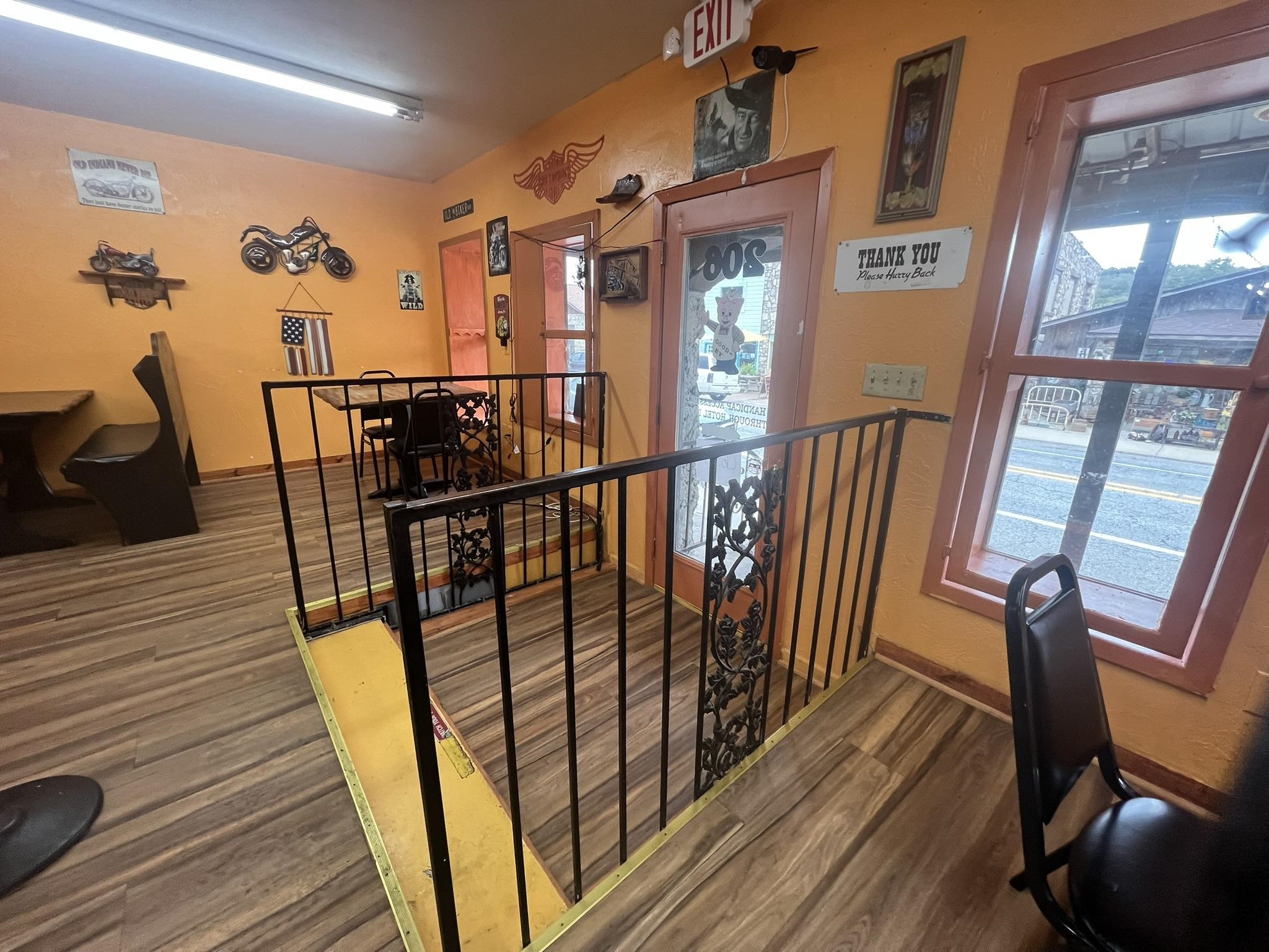 206 E Main  Hardy, AR