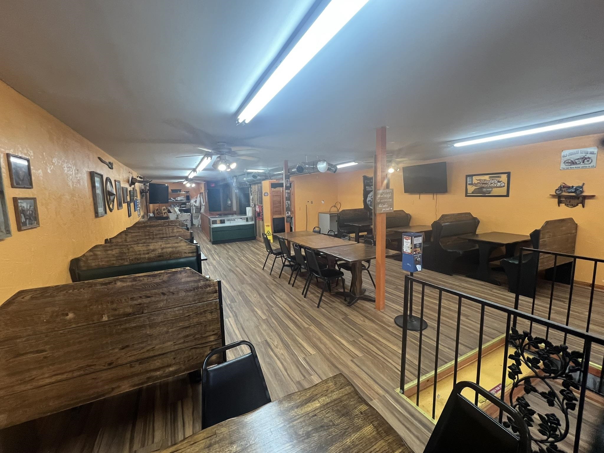 206 E Main  Hardy, AR