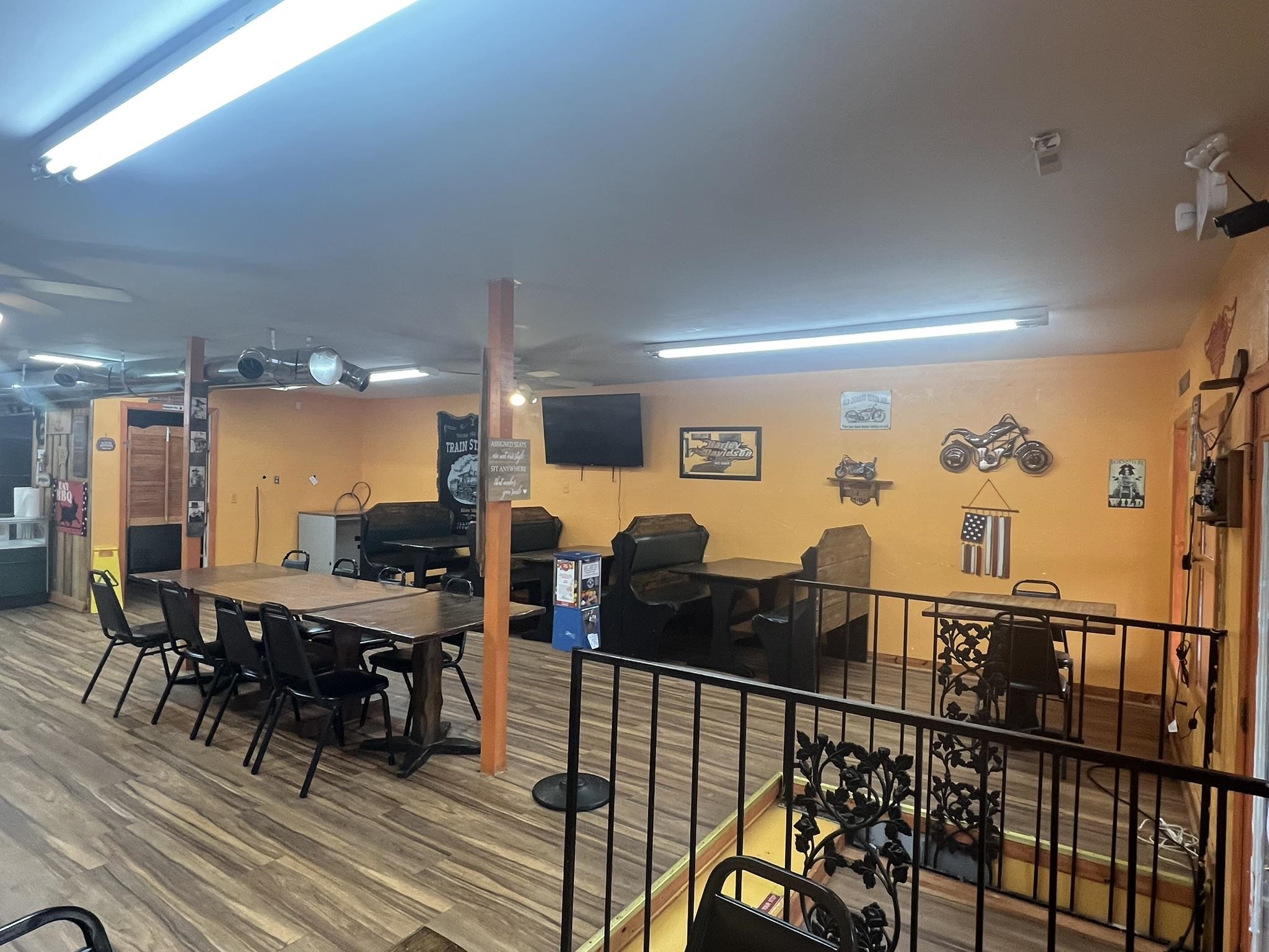 206 E Main  Hardy, AR