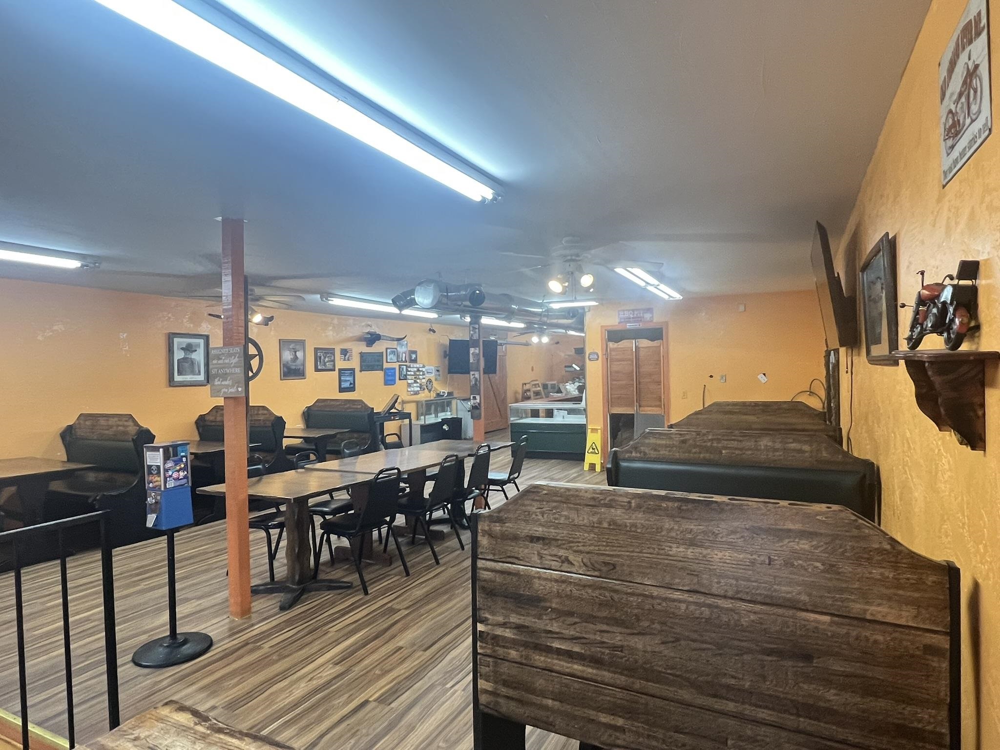 206 E Main  Hardy, AR