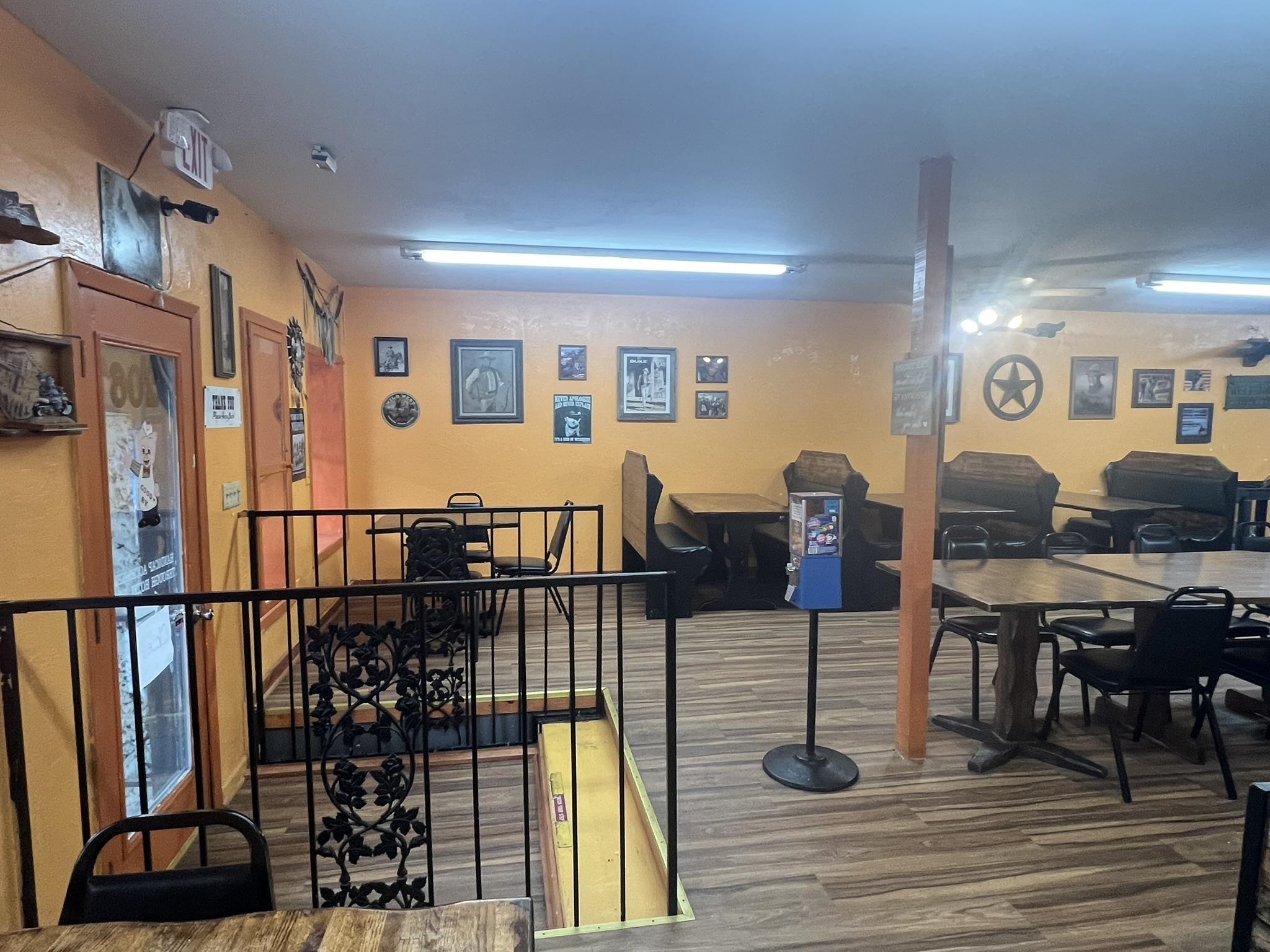 206 E Main  Hardy, AR