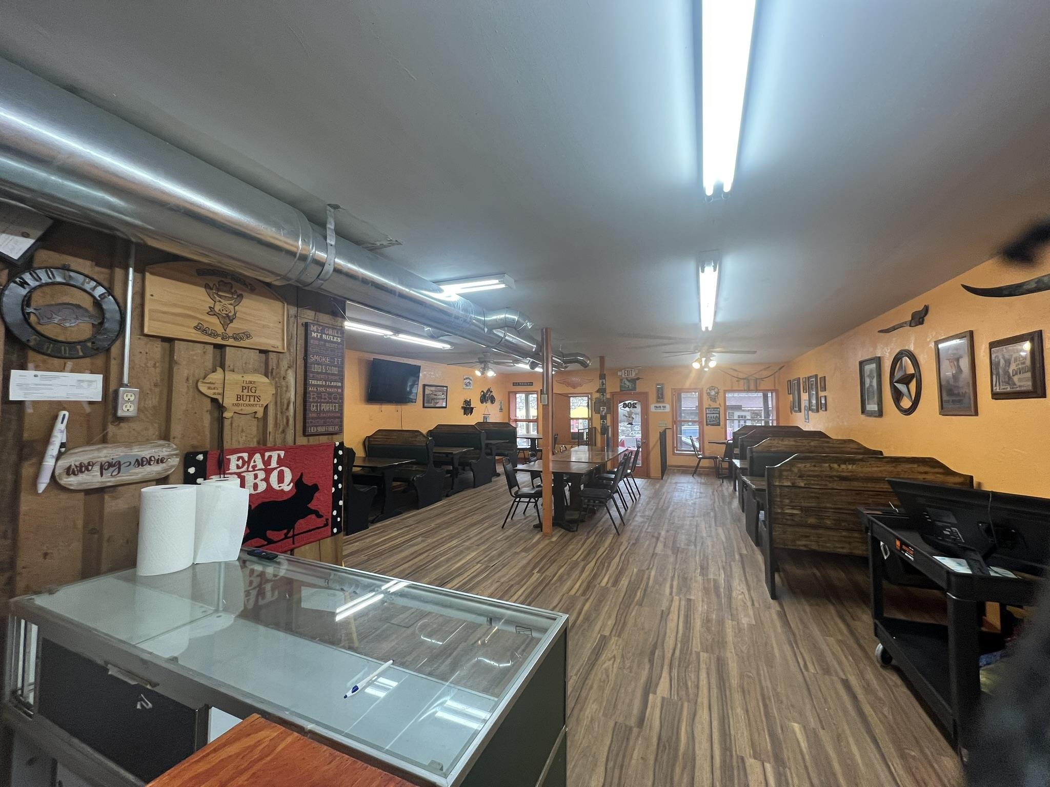 206 E Main  Hardy, AR