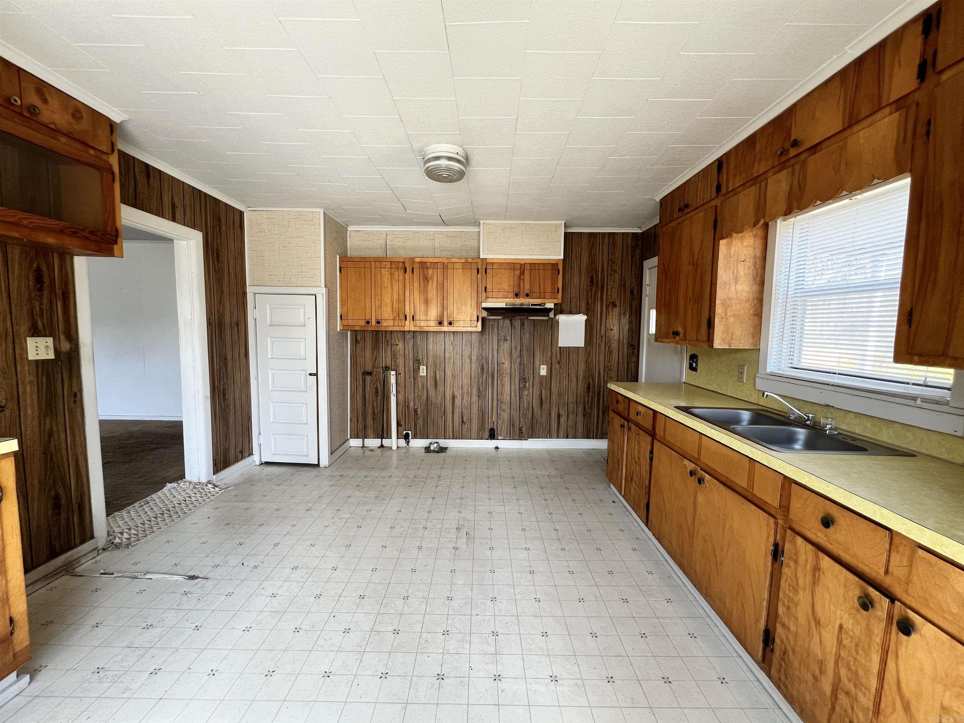 103 E Victory  Star City, AR