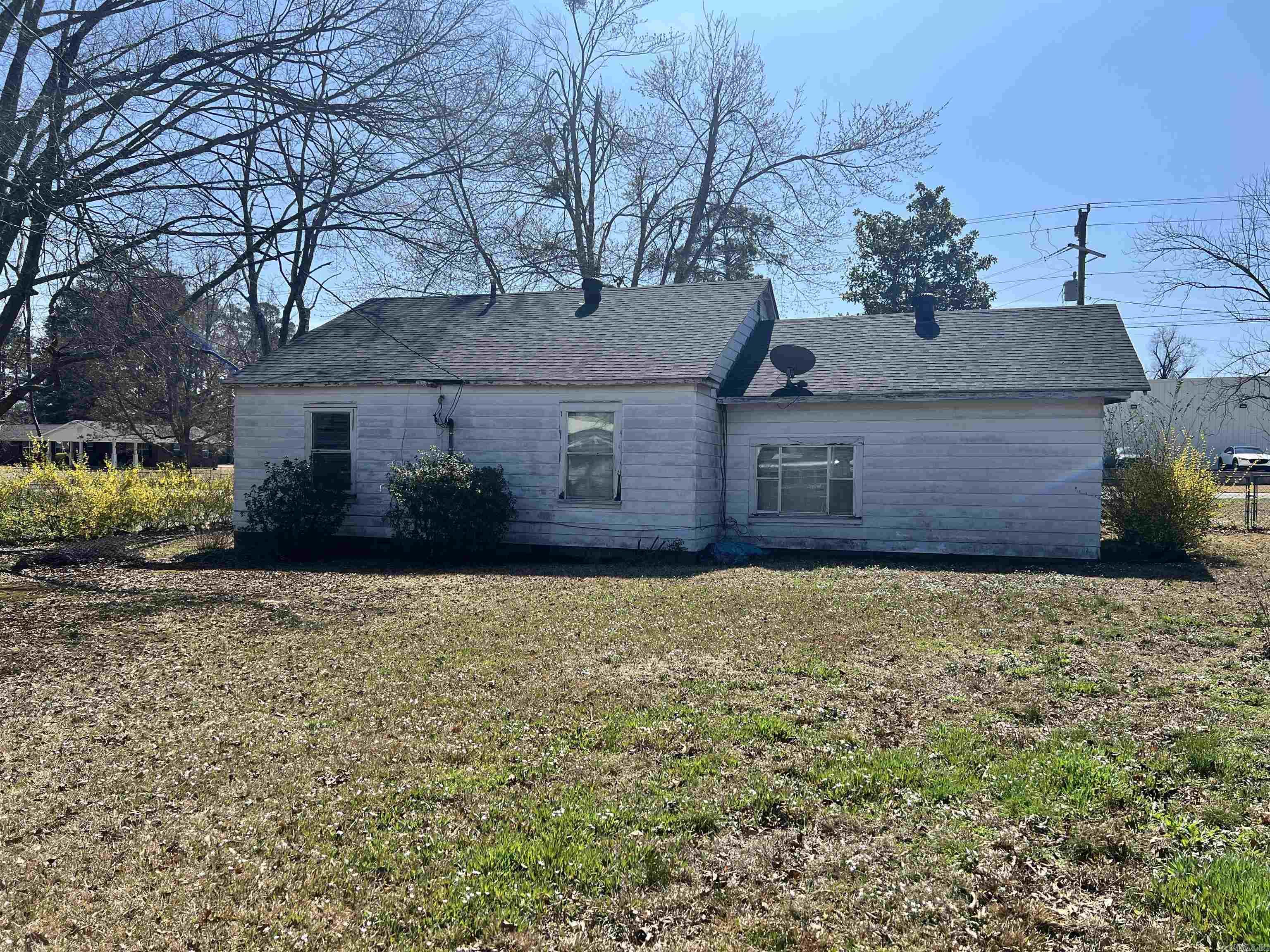 103 E Victory  Star City, AR