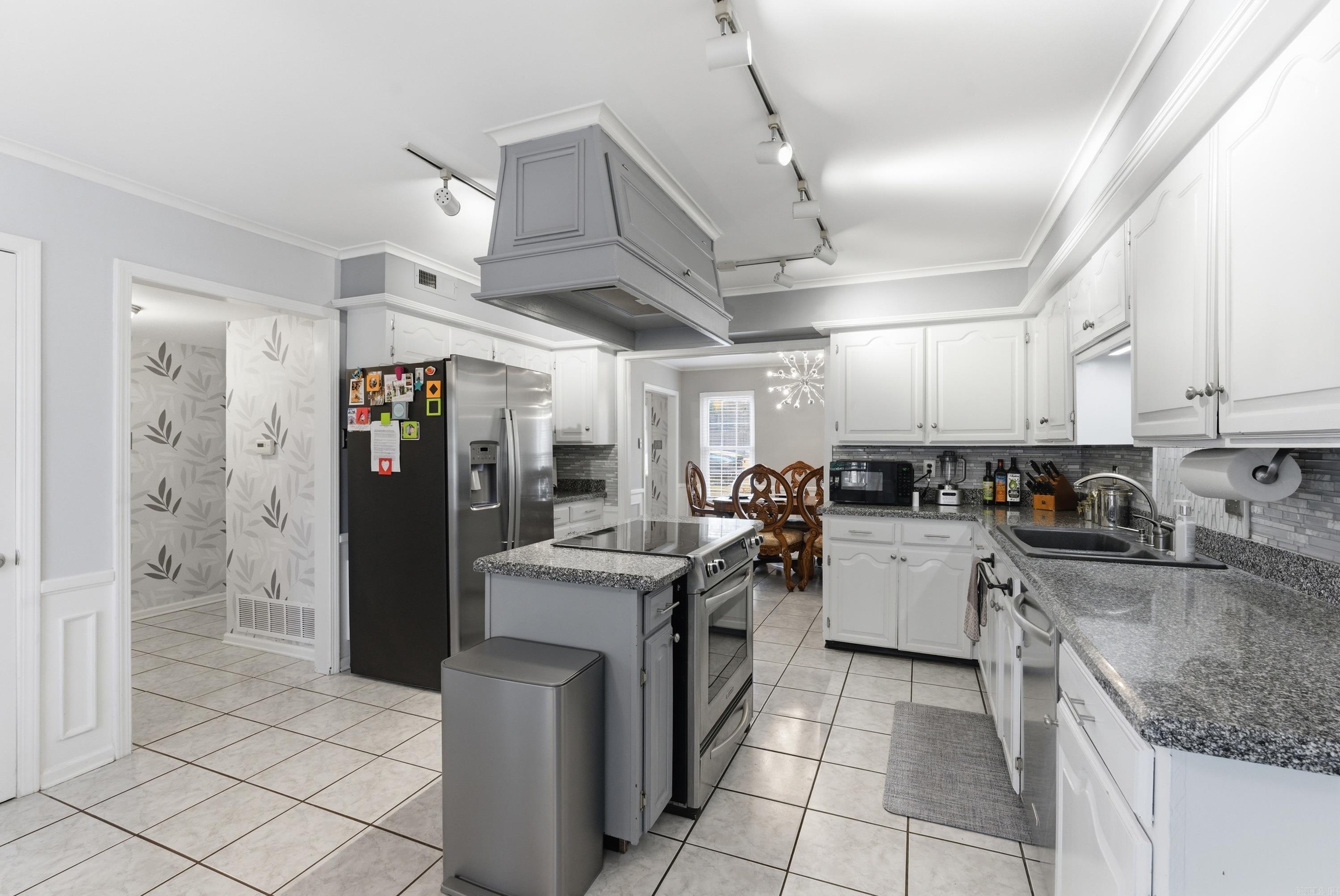 1 Braeswood Pl.  Maumelle, AR