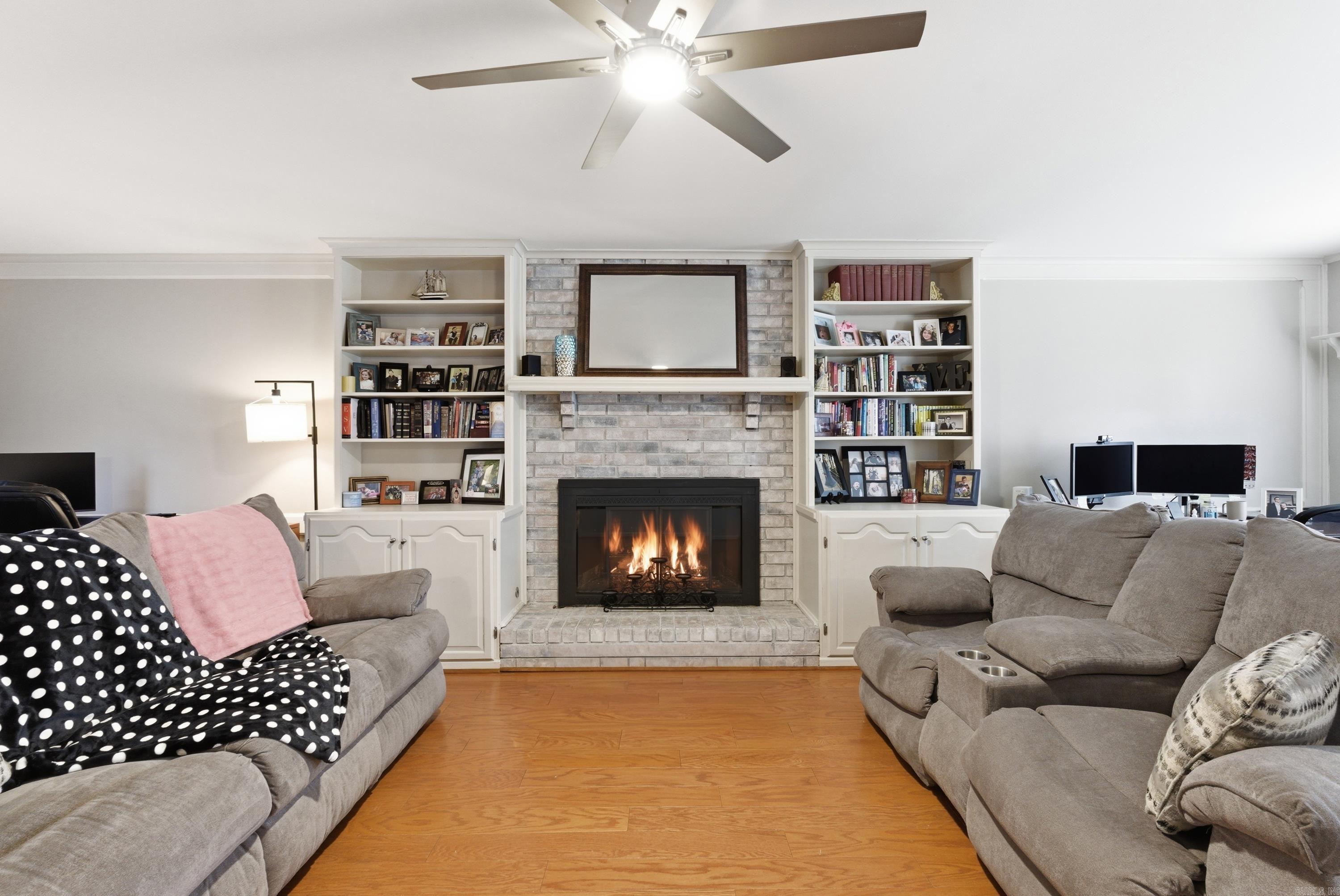 1 Braeswood Pl.  Maumelle, AR