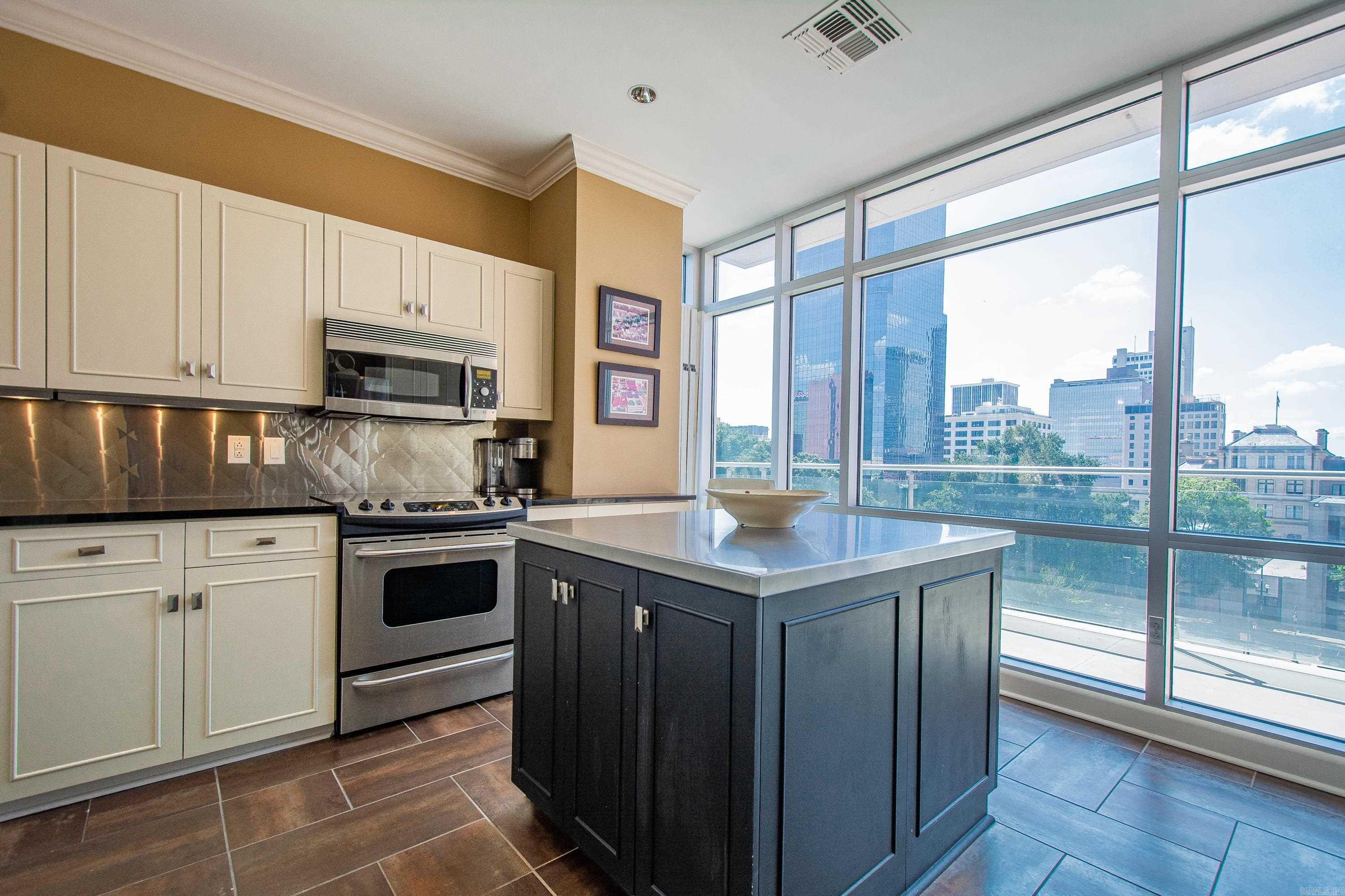 5 Statehouse Plaza  Little Rock, AR