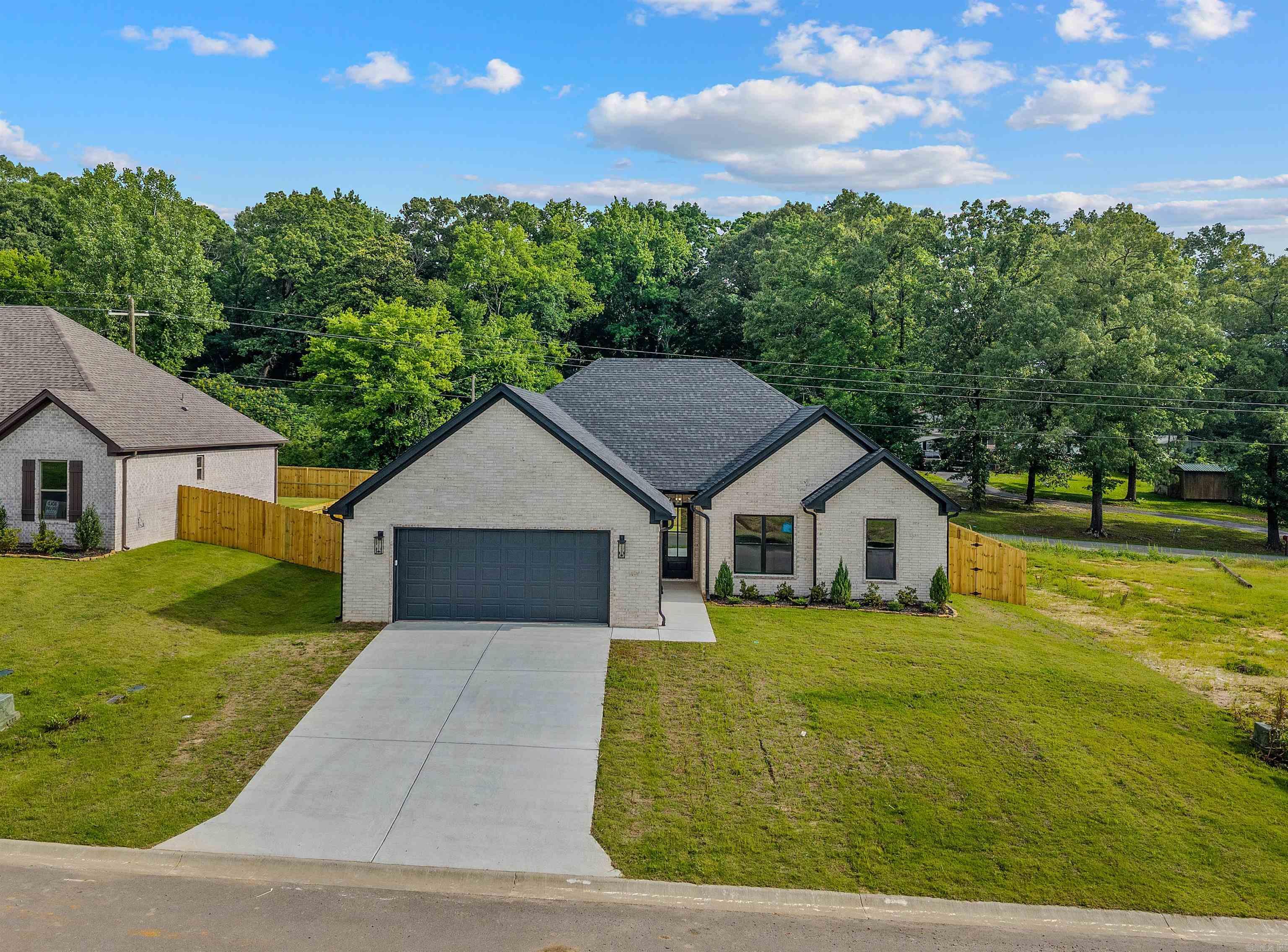 113 Red Wing Way  Haskell, AR