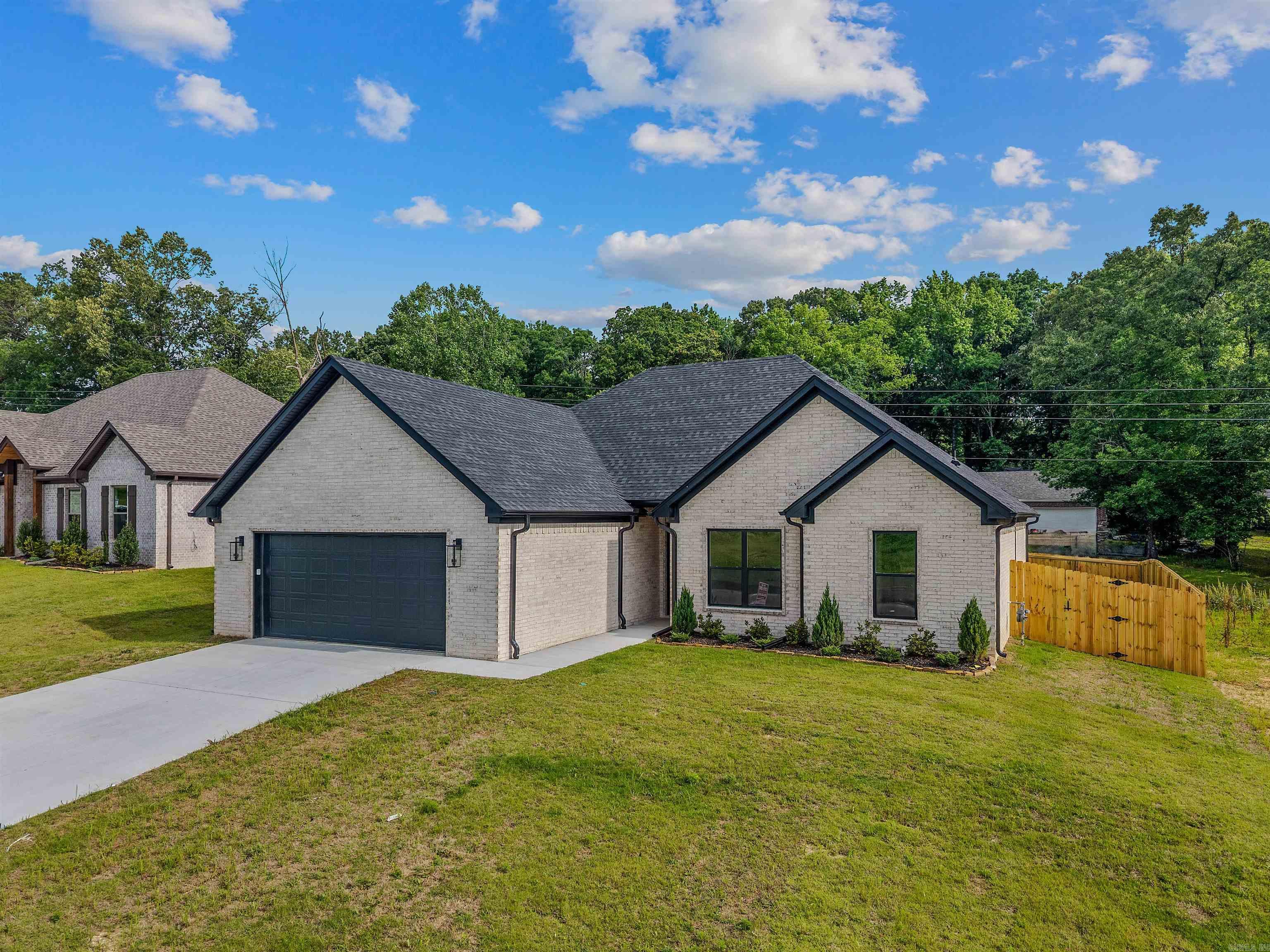 113 Red Wing Way  Haskell, AR