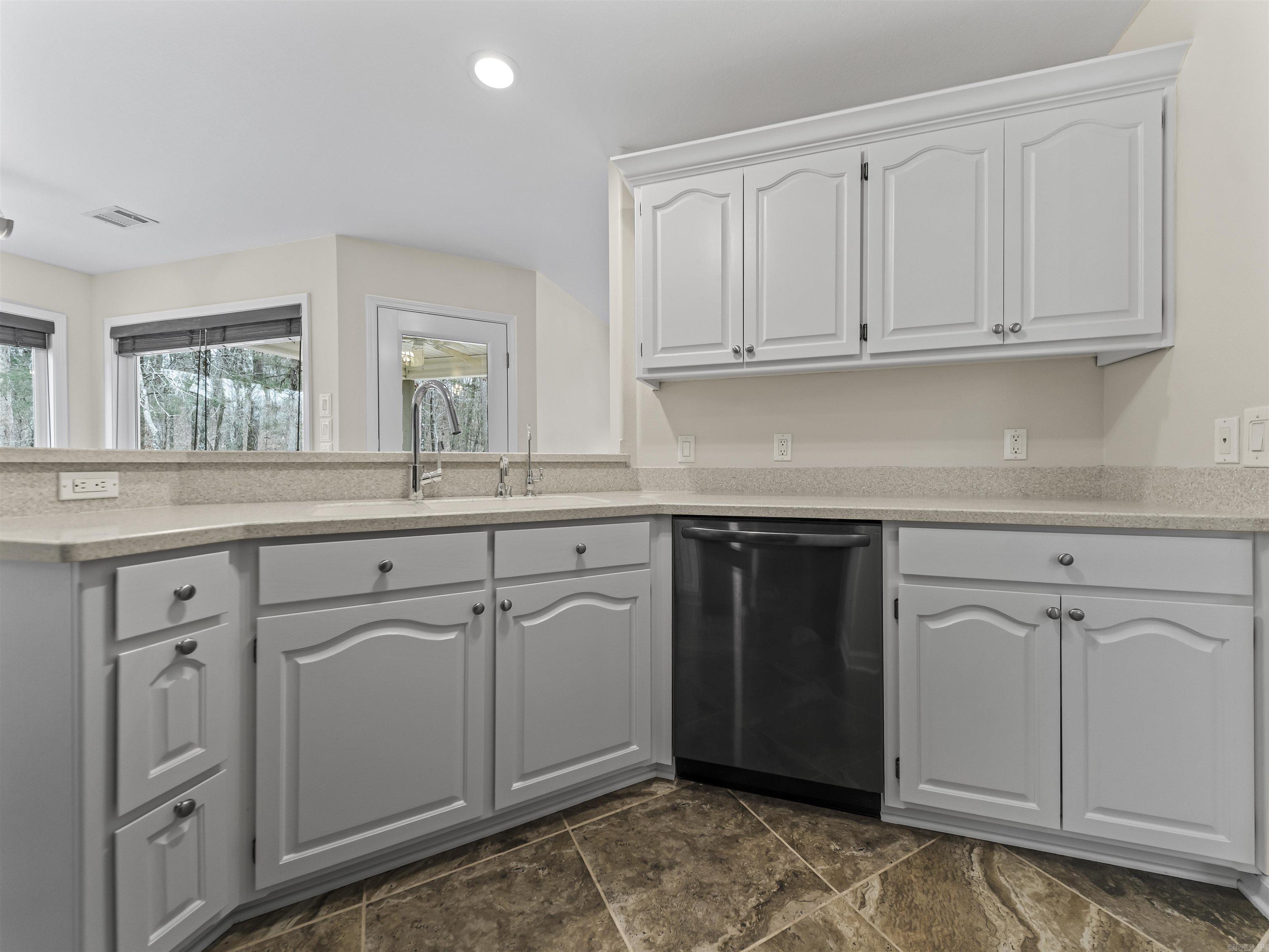 4 Perfecto Court  Hot Springs Village, AR