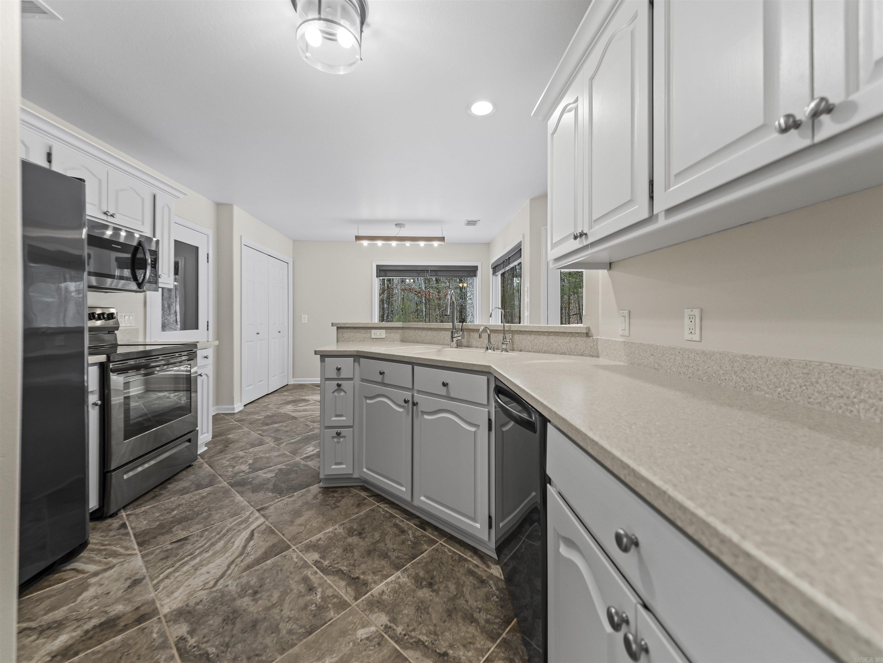 4 Perfecto Court  Hot Springs Village, AR