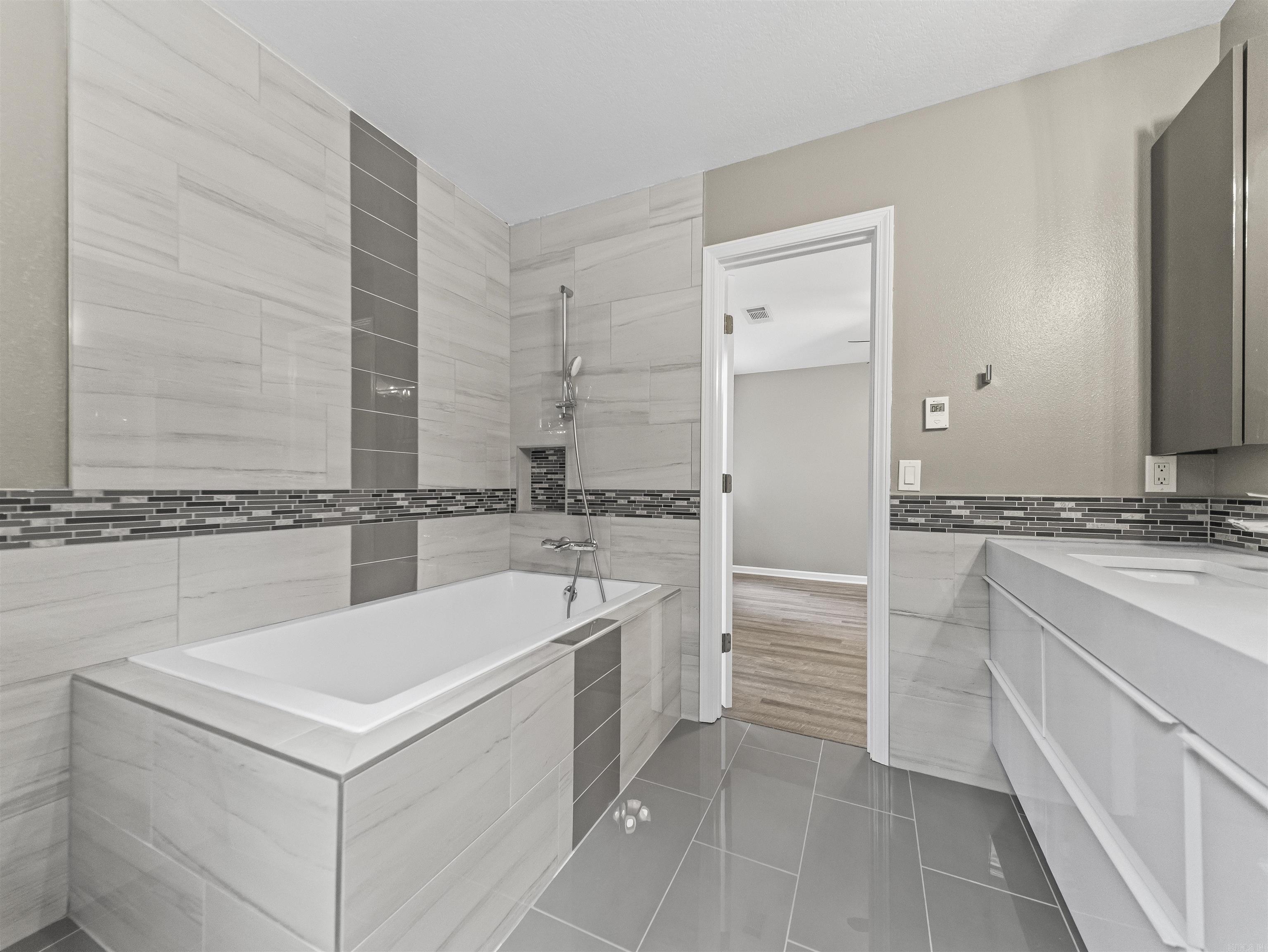 4 Perfecto Court  Hot Springs Village, AR