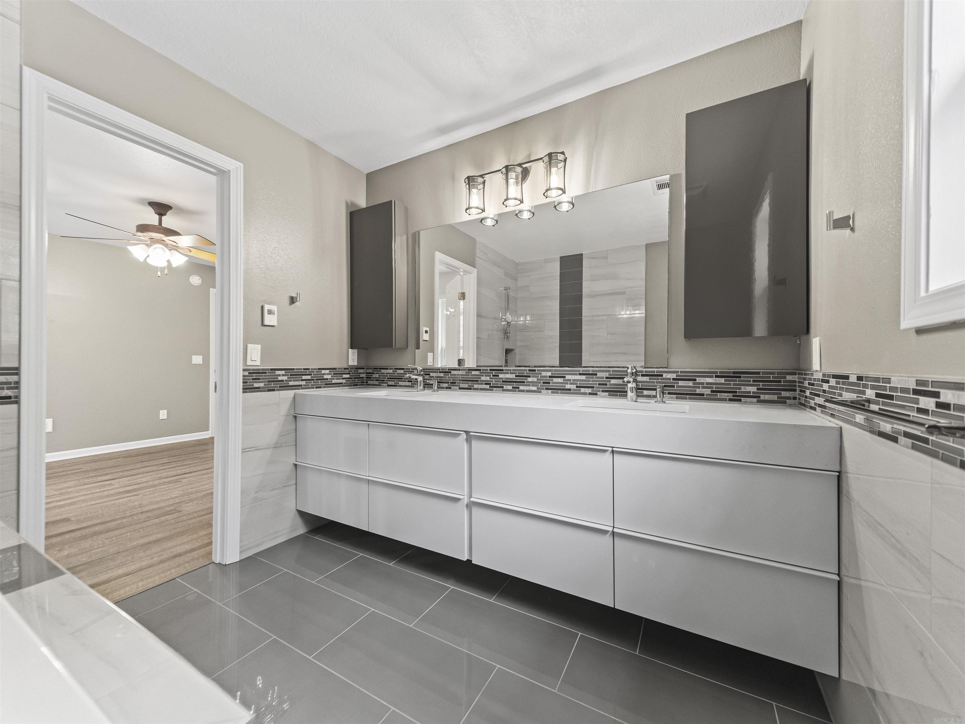 4 Perfecto Court  Hot Springs Village, AR