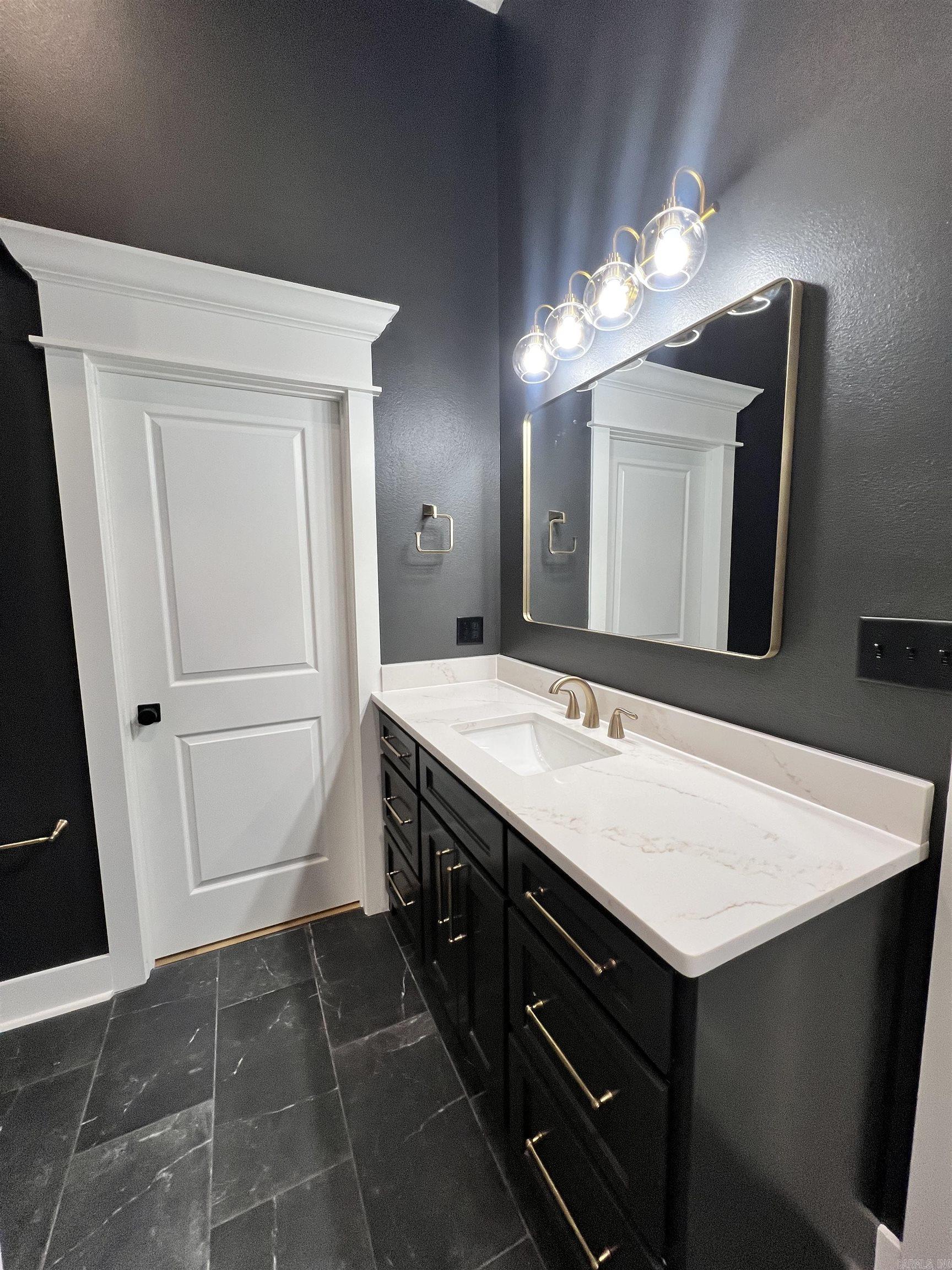 307 E Center  Searcy, AR