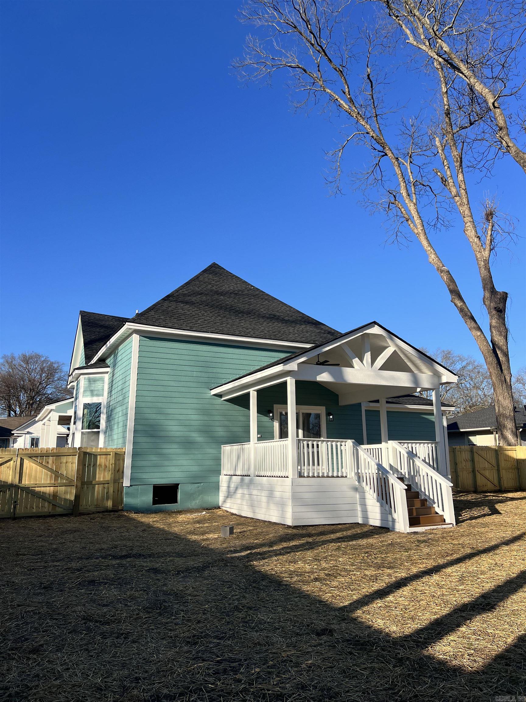 307 E Center  Searcy, AR