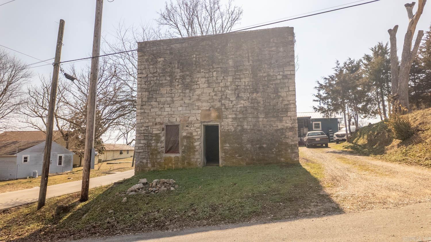 105 Couch Street  Alton, MO