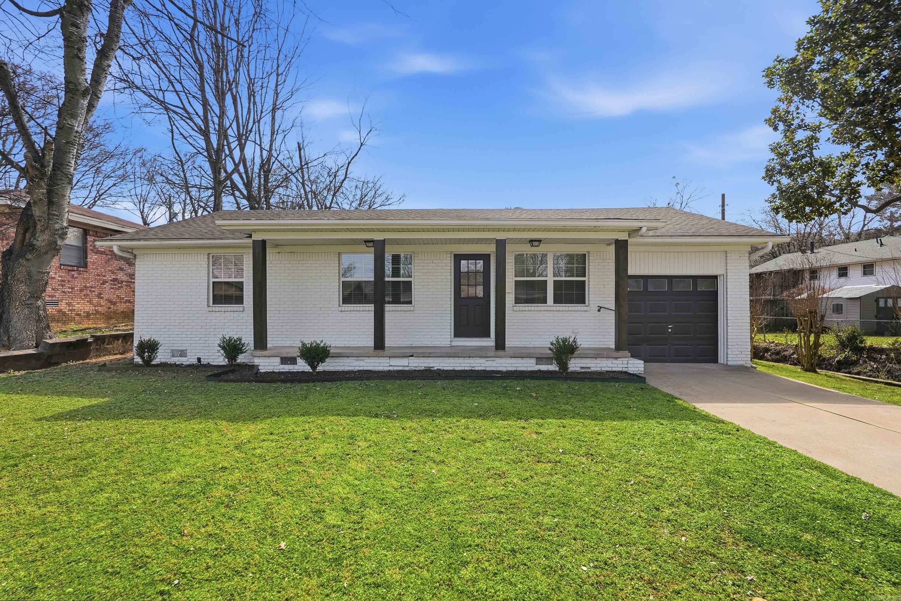 8915 Cloverhill  Little Rock, AR