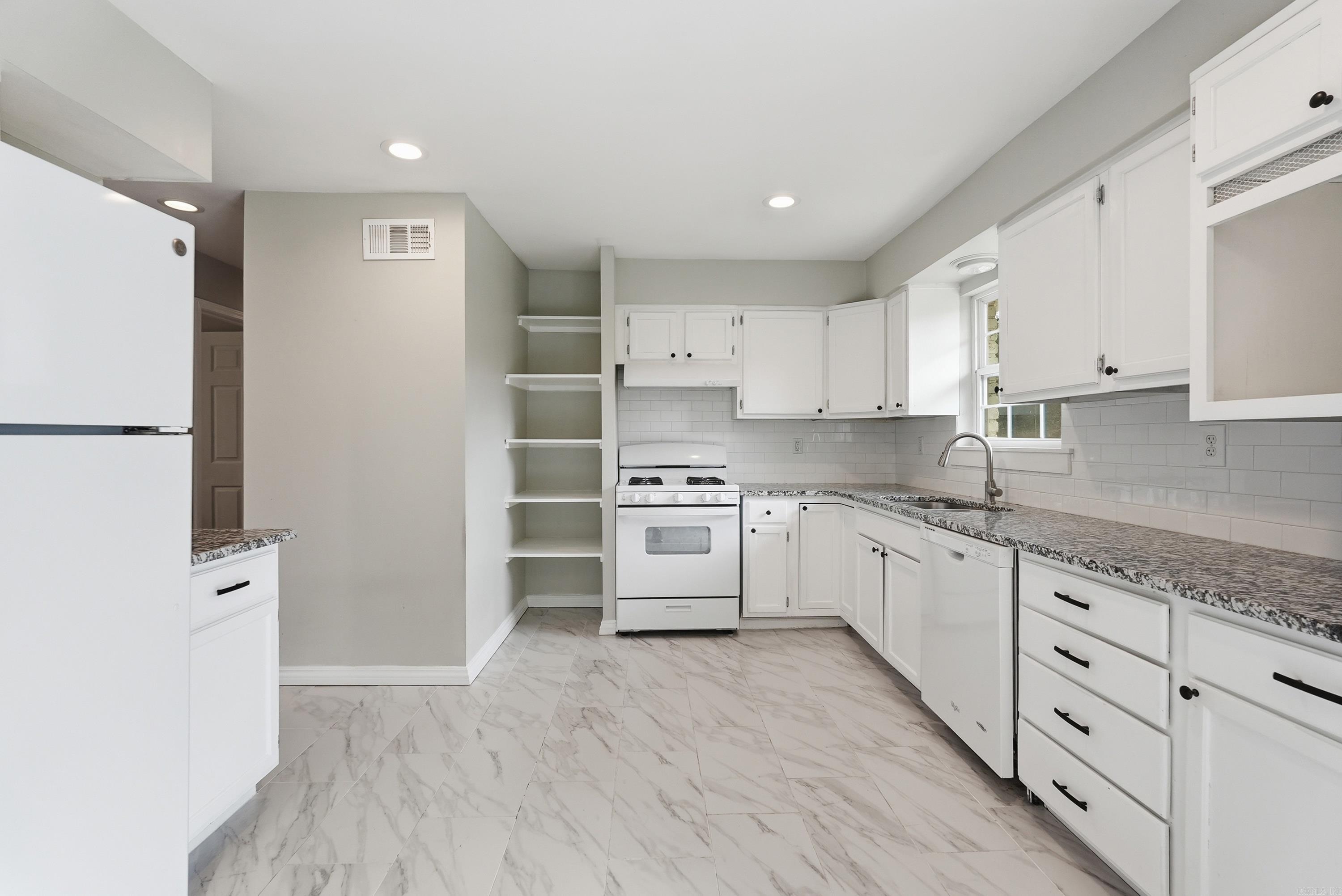 8915 Cloverhill  Little Rock, AR