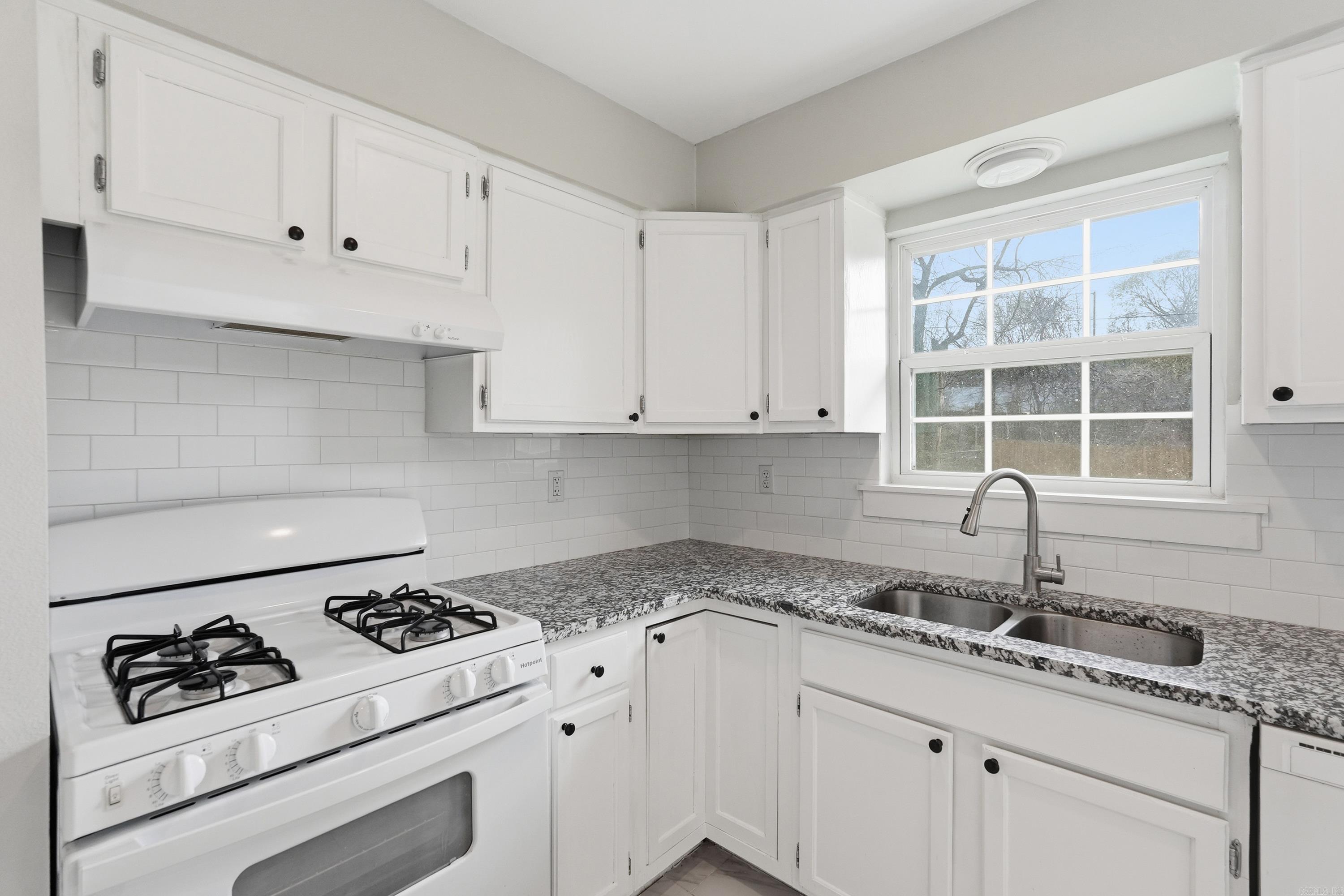 8915 Cloverhill  Little Rock, AR