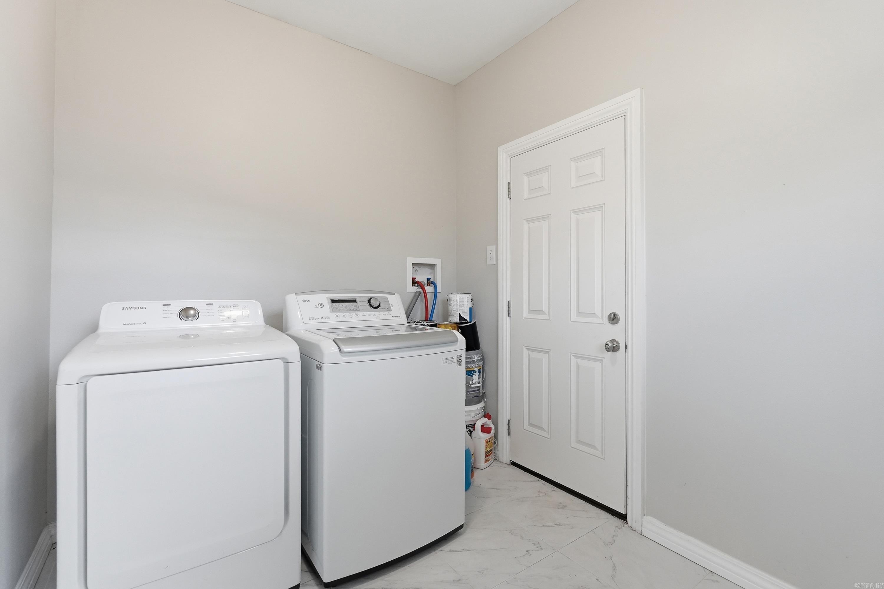 8915 Cloverhill  Little Rock, AR