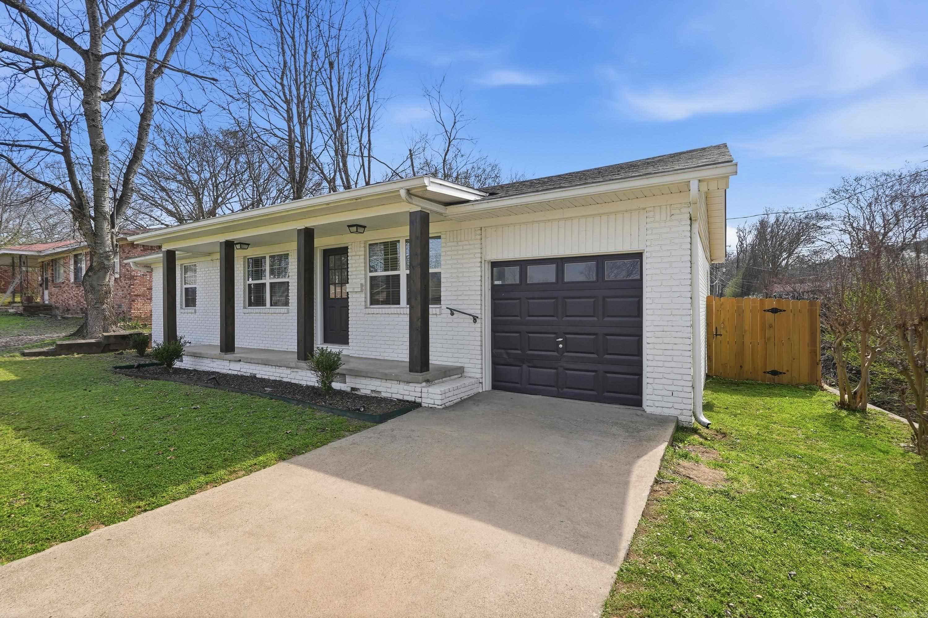 8915 Cloverhill  Little Rock, AR