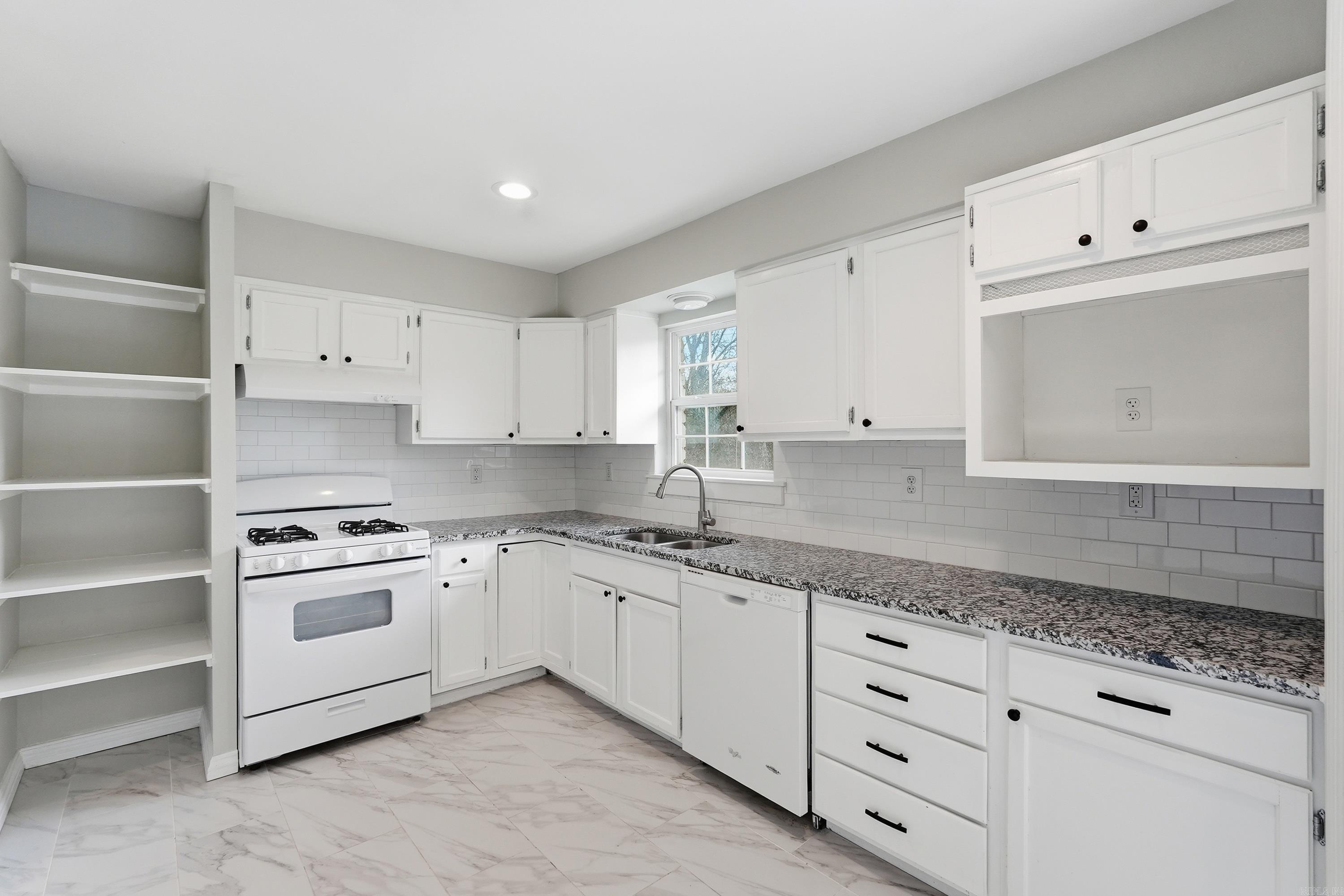 8915 Cloverhill  Little Rock, AR