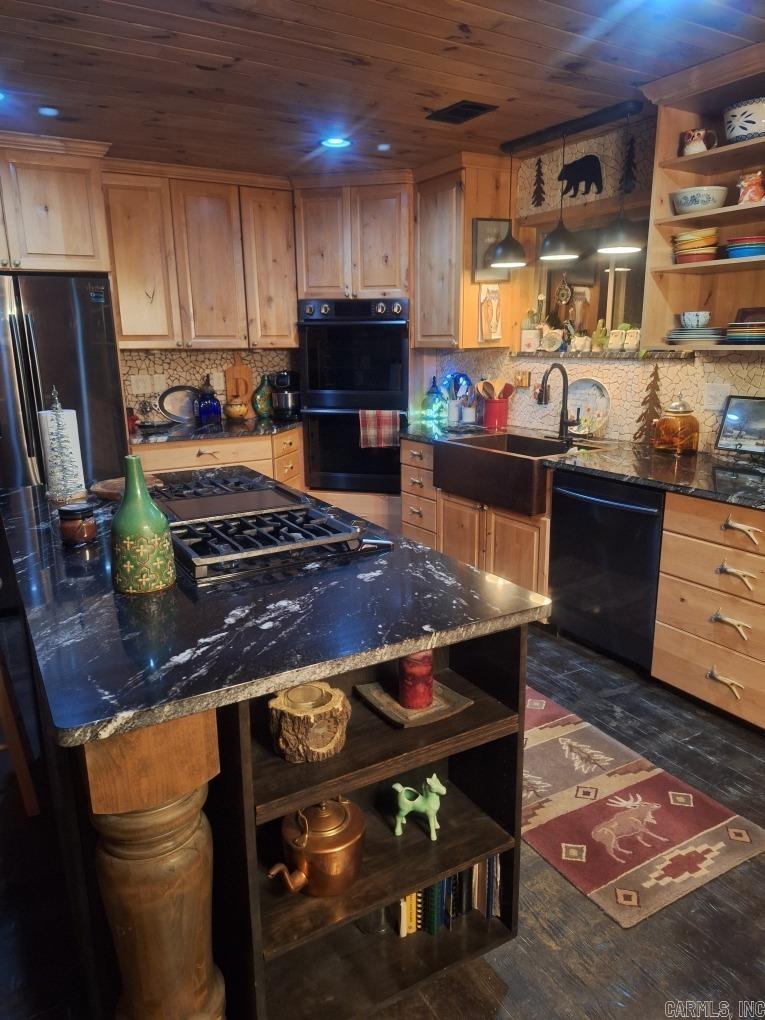 768 CR 153  Elizabeth, AR