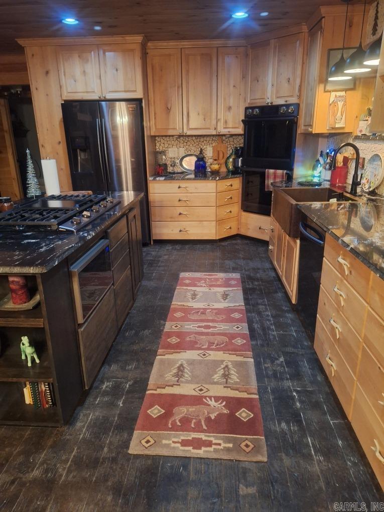 768 CR 153  Elizabeth, AR