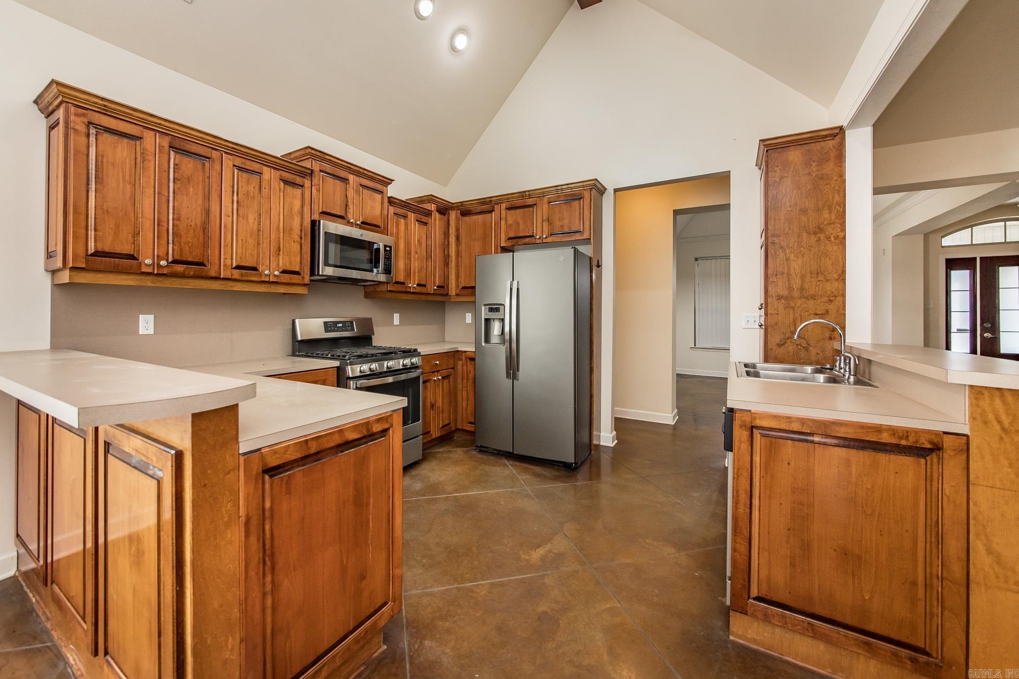 3383 Henderson  England, AR