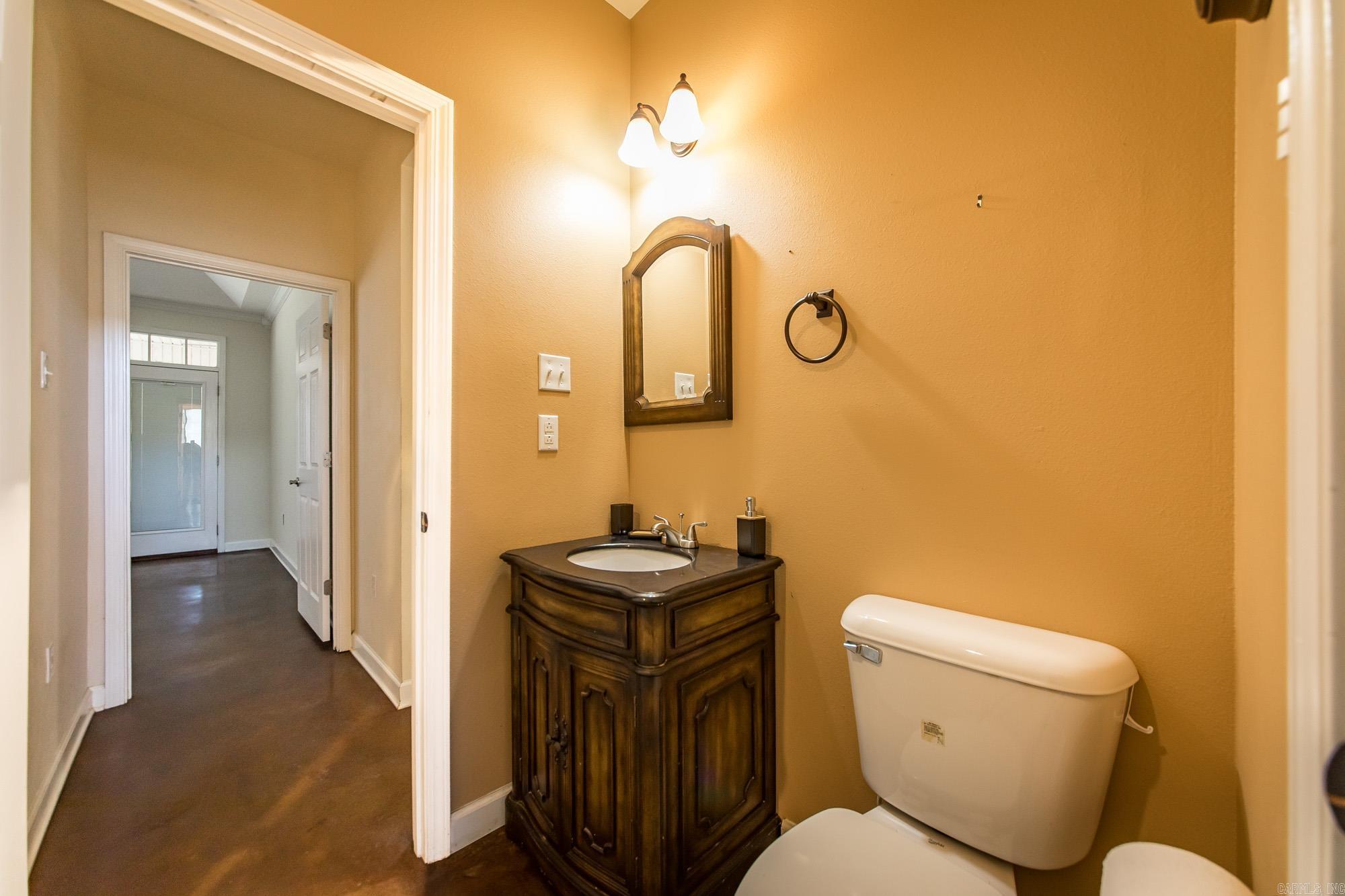 3383 Henderson  England, AR