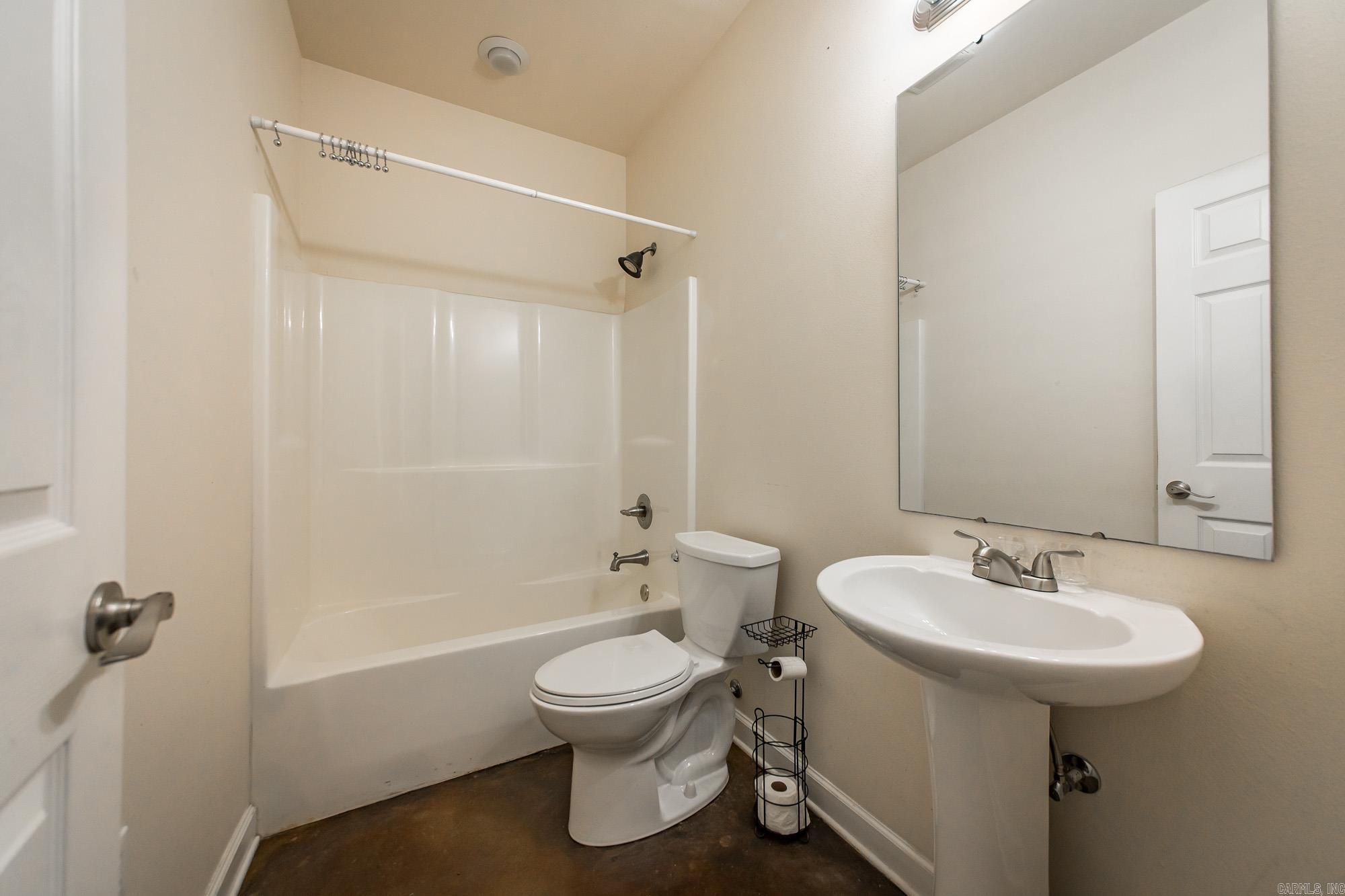 3383 Henderson  England, AR