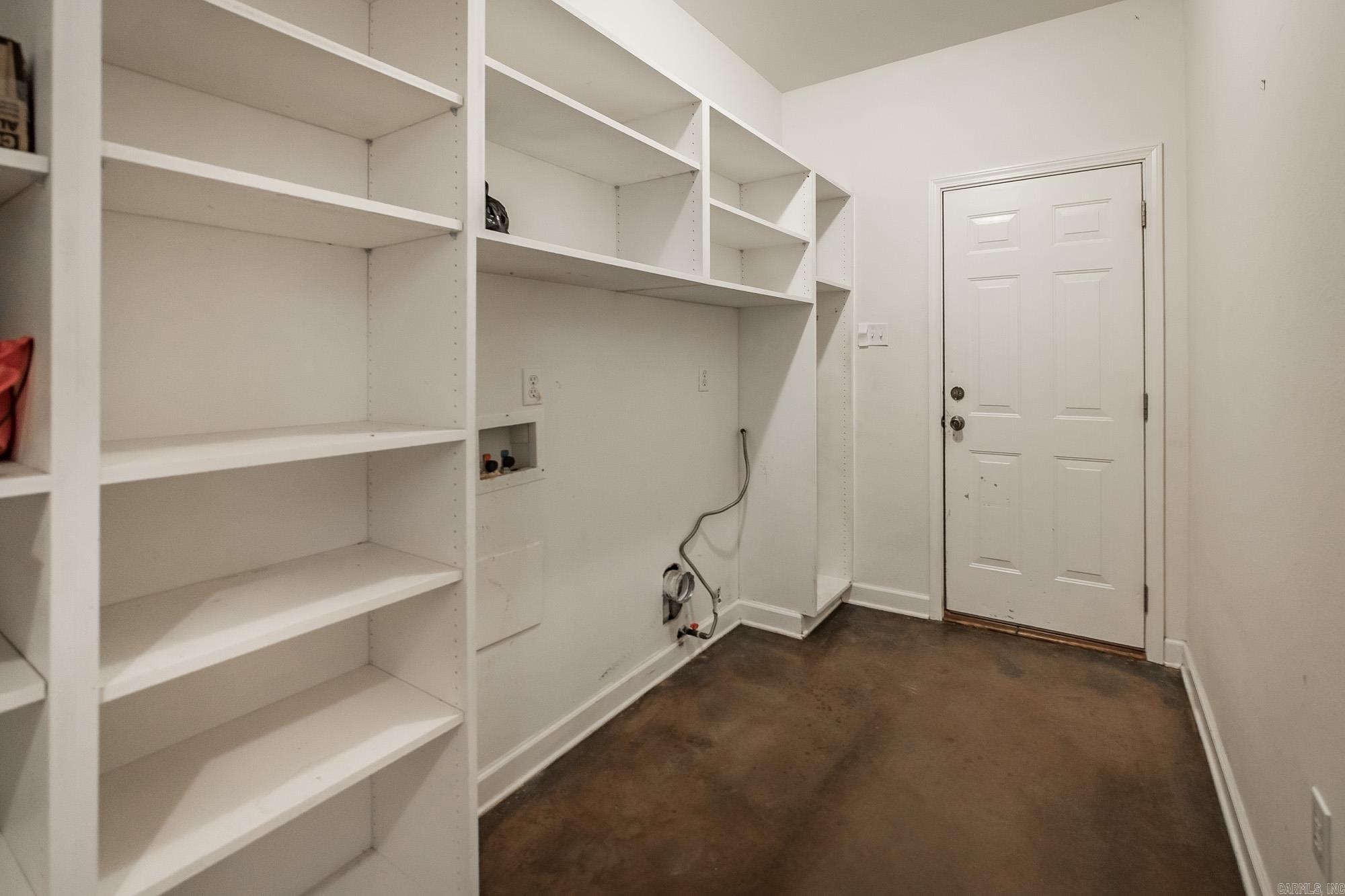 3383 Henderson  England, AR