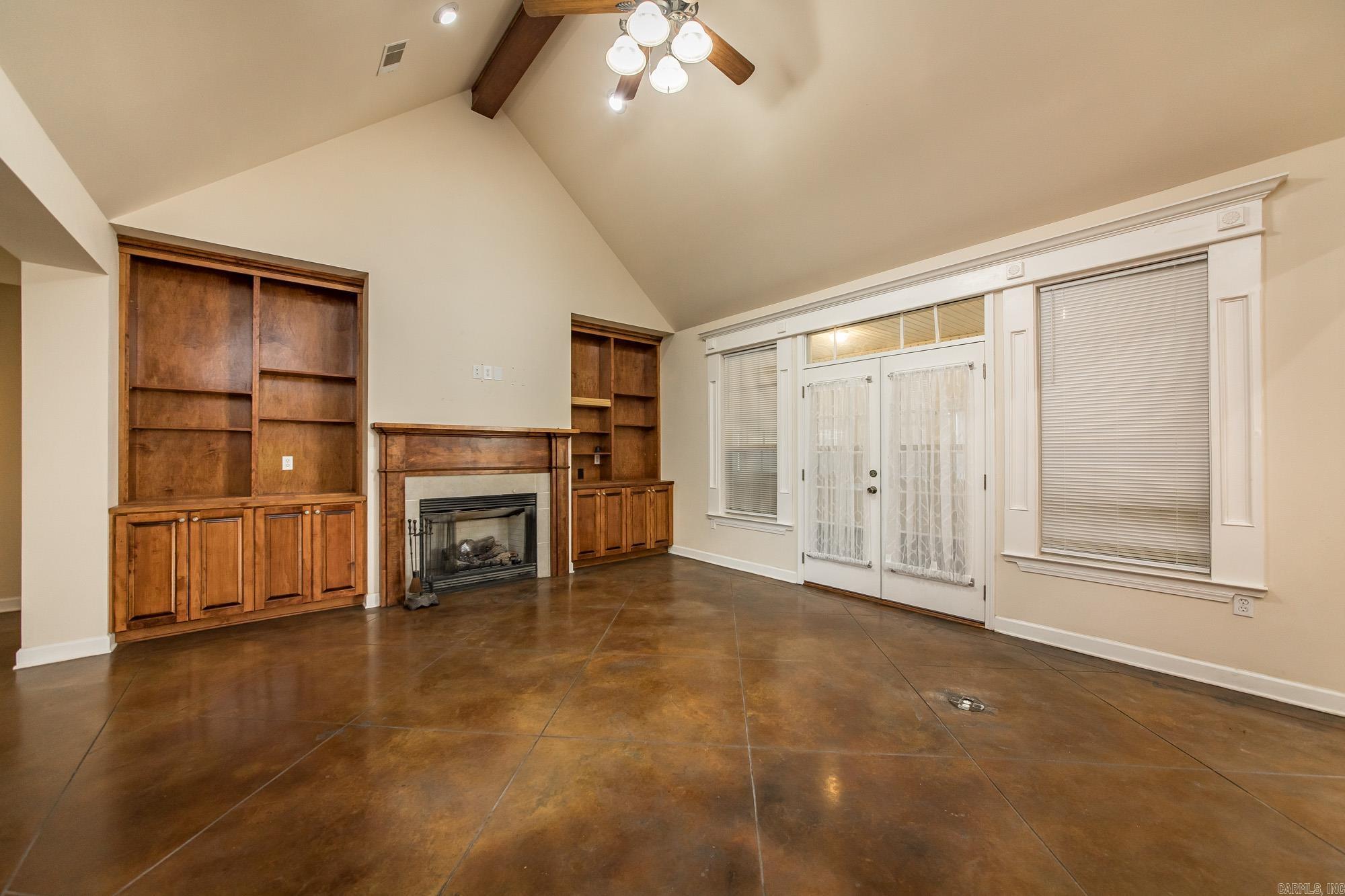 3383 Henderson  England, AR