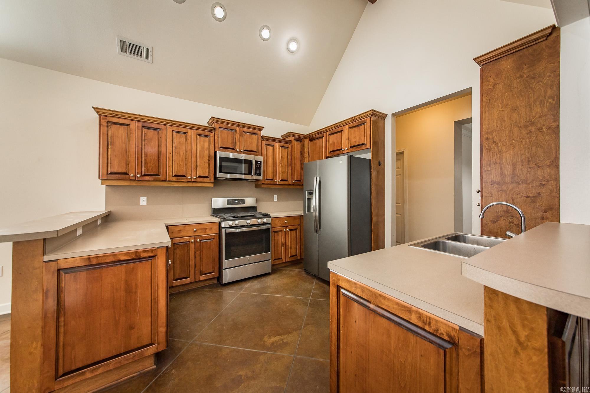 3383 Henderson  England, AR