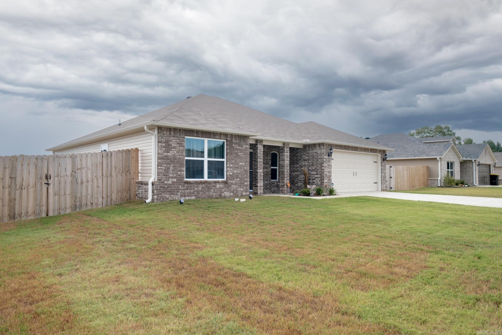 16 Saunder  Austin, AR