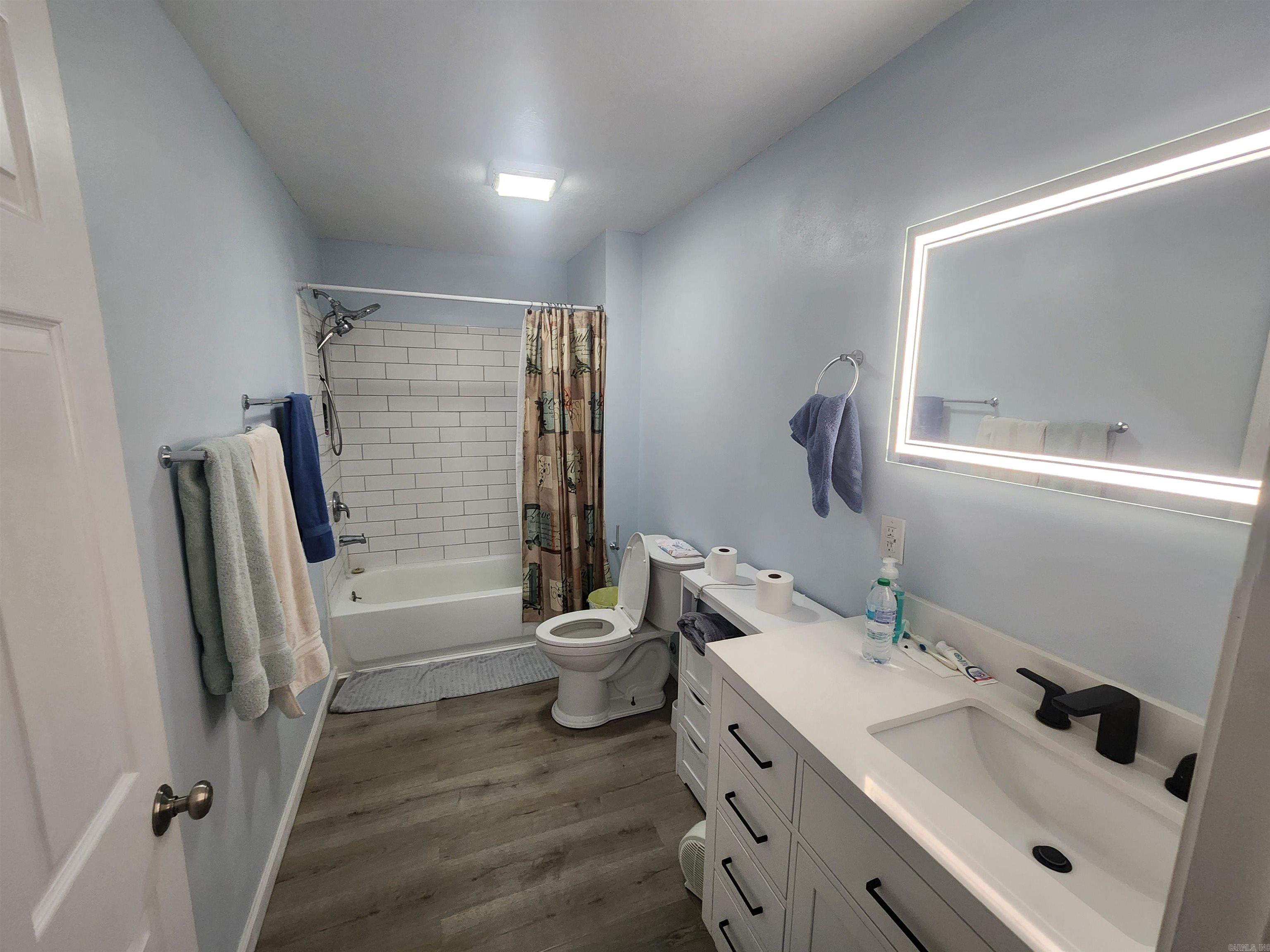 118 W Oak St  Cove, AR