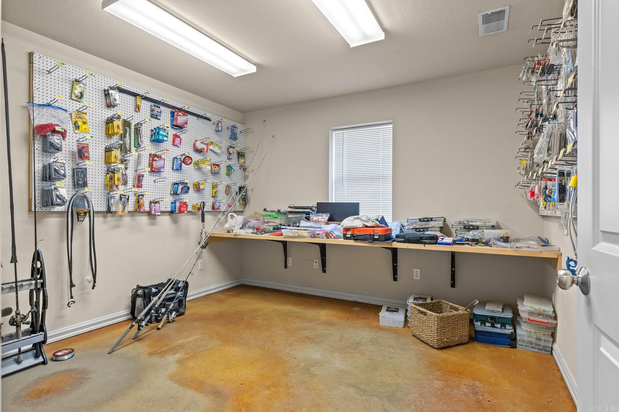 379 14  Lead Hill, AR