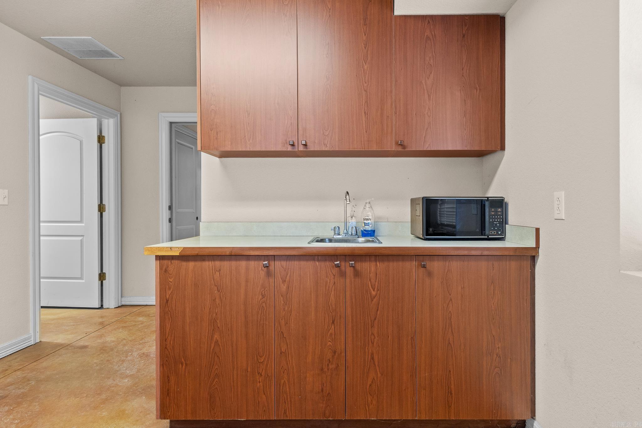 379 14  Lead Hill, AR