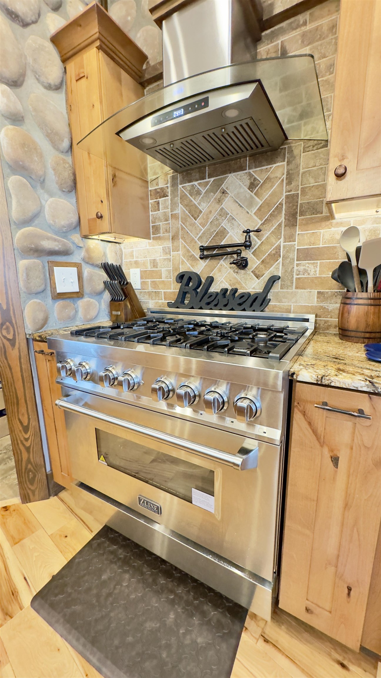 95 Firethorne  Melbourne, AR