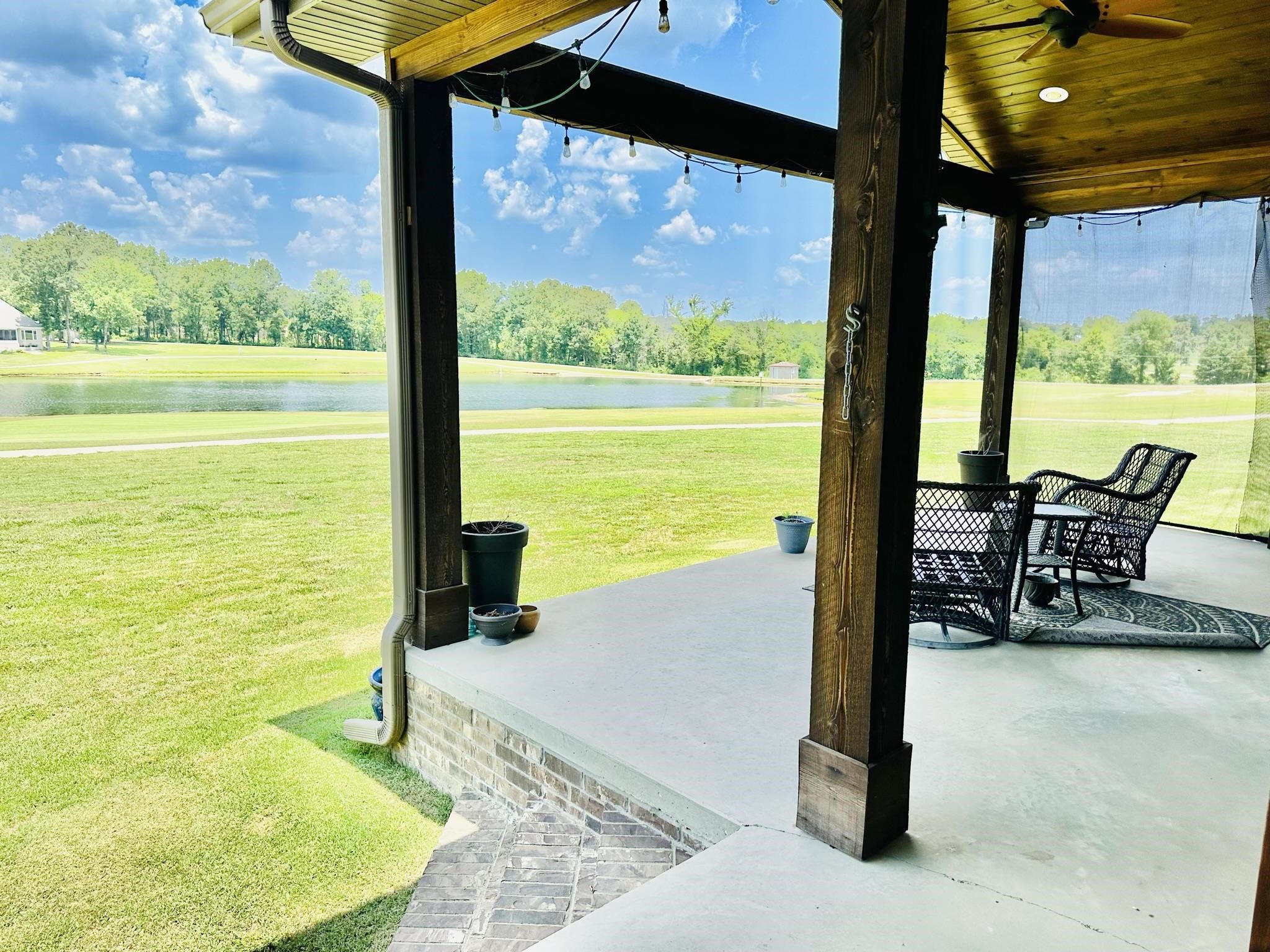 95 Firethorne  Melbourne, AR