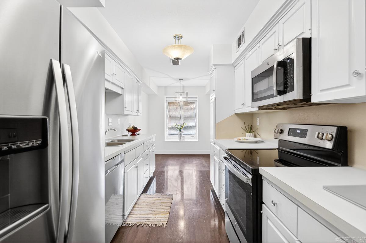 20 Fairway Woods Cir  Maumelle, AR