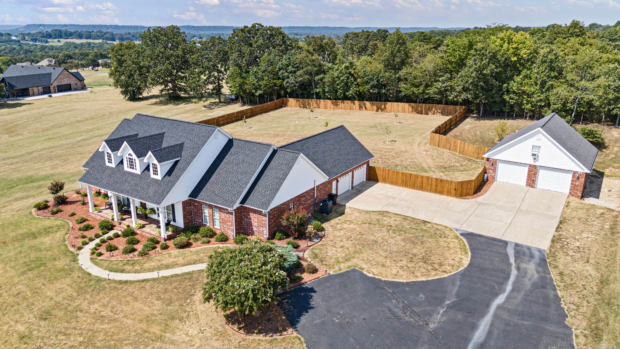 27 Woodridge  Greenbrier, AR