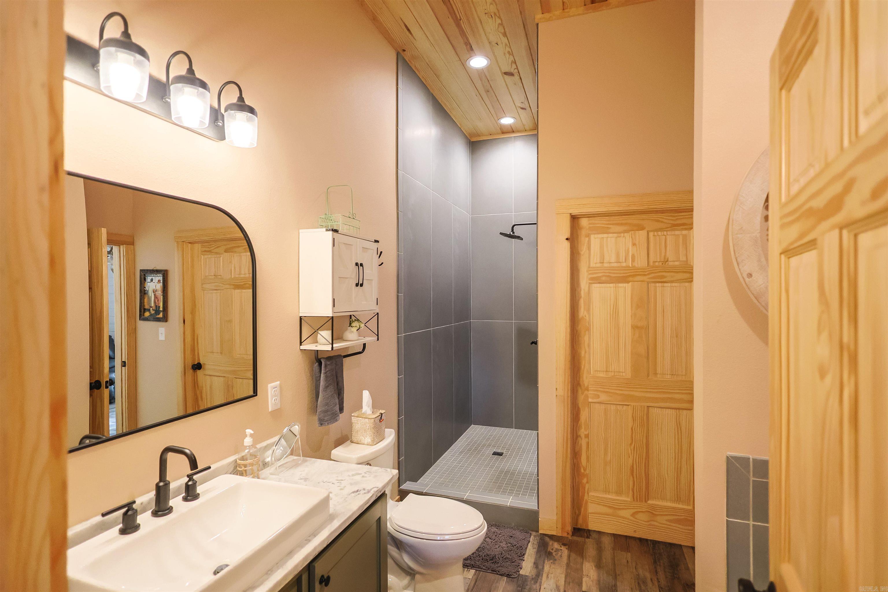 64 E Riverwatch  Glenwood, AR