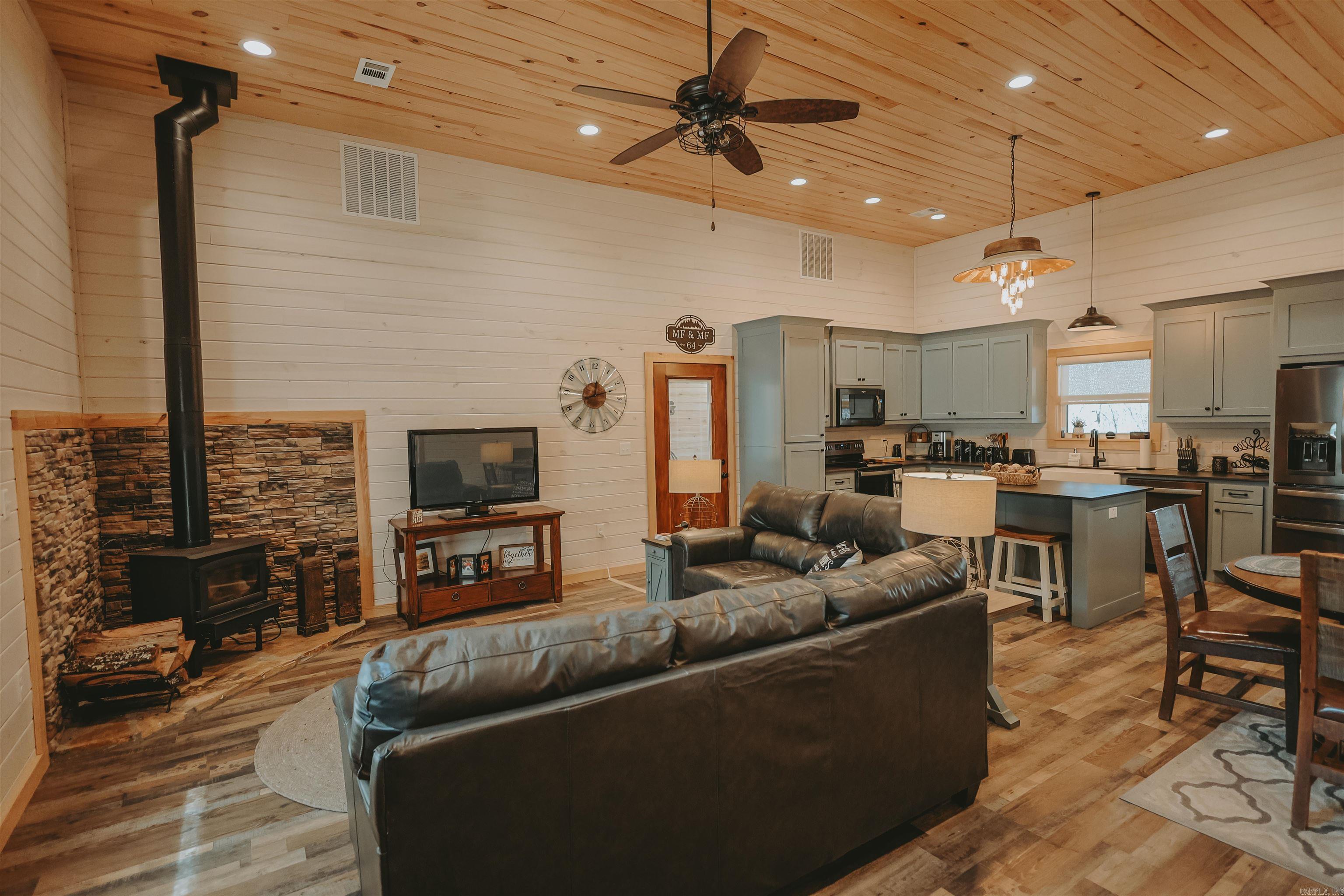 64 E Riverwatch  Glenwood, AR