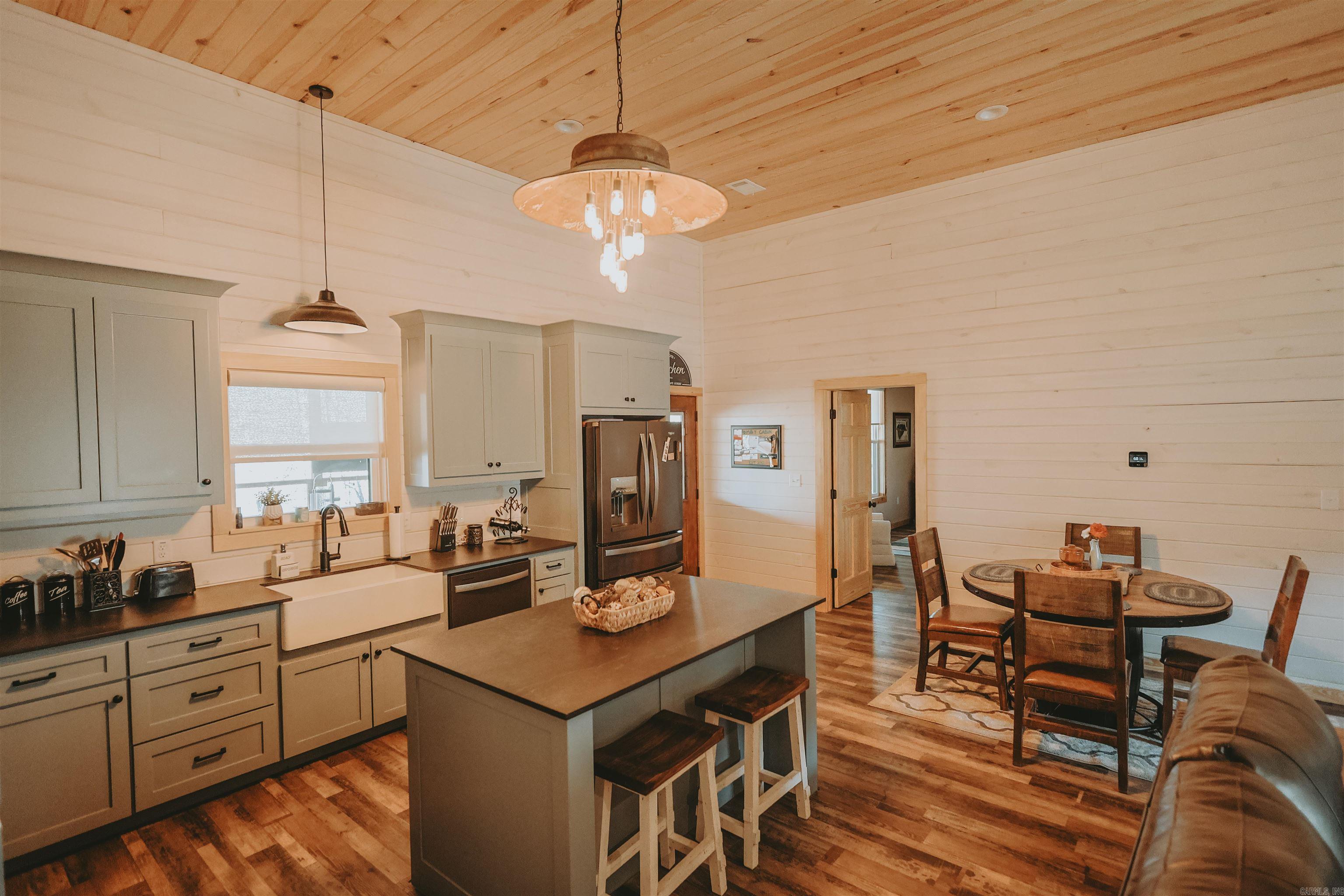 64 E Riverwatch  Glenwood, AR