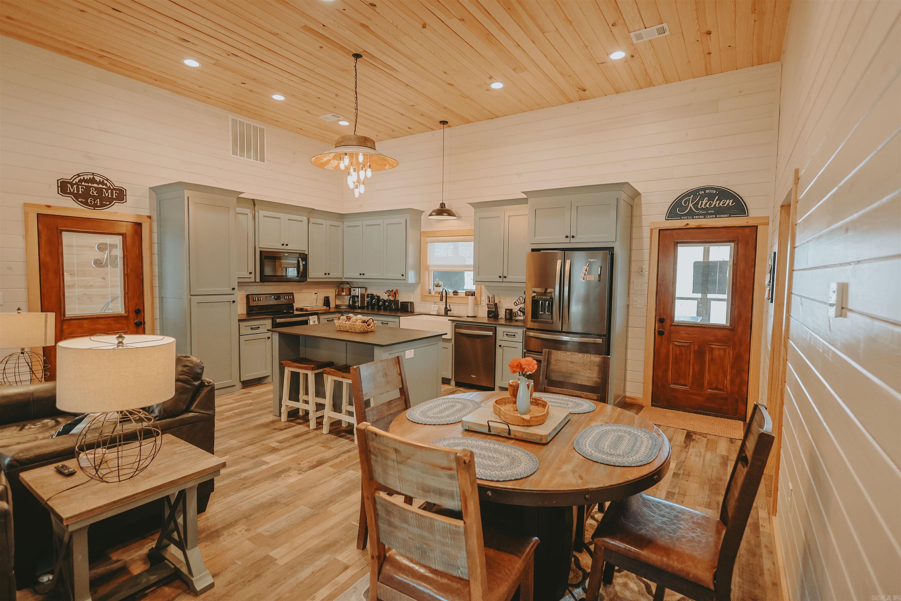 64 E Riverwatch  Glenwood, AR