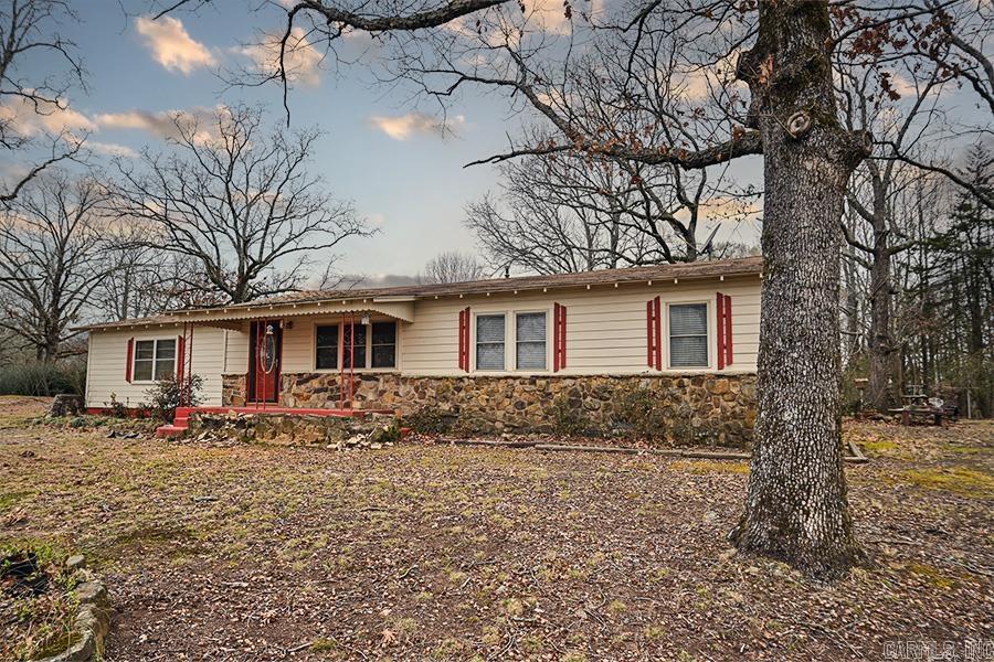 4437 W Hwy 8  Mena, AR