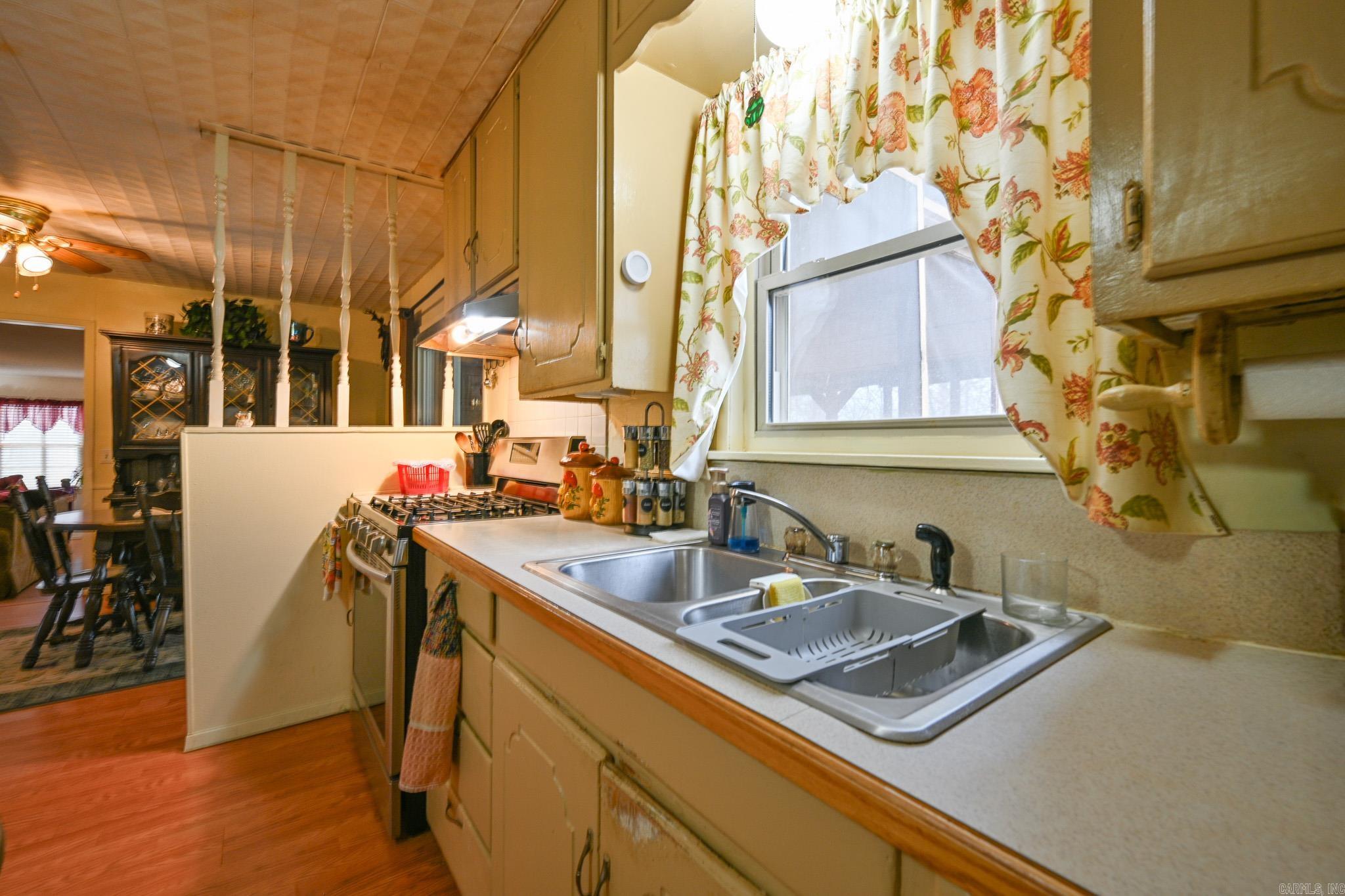 4437 W Hwy 8  Mena, AR