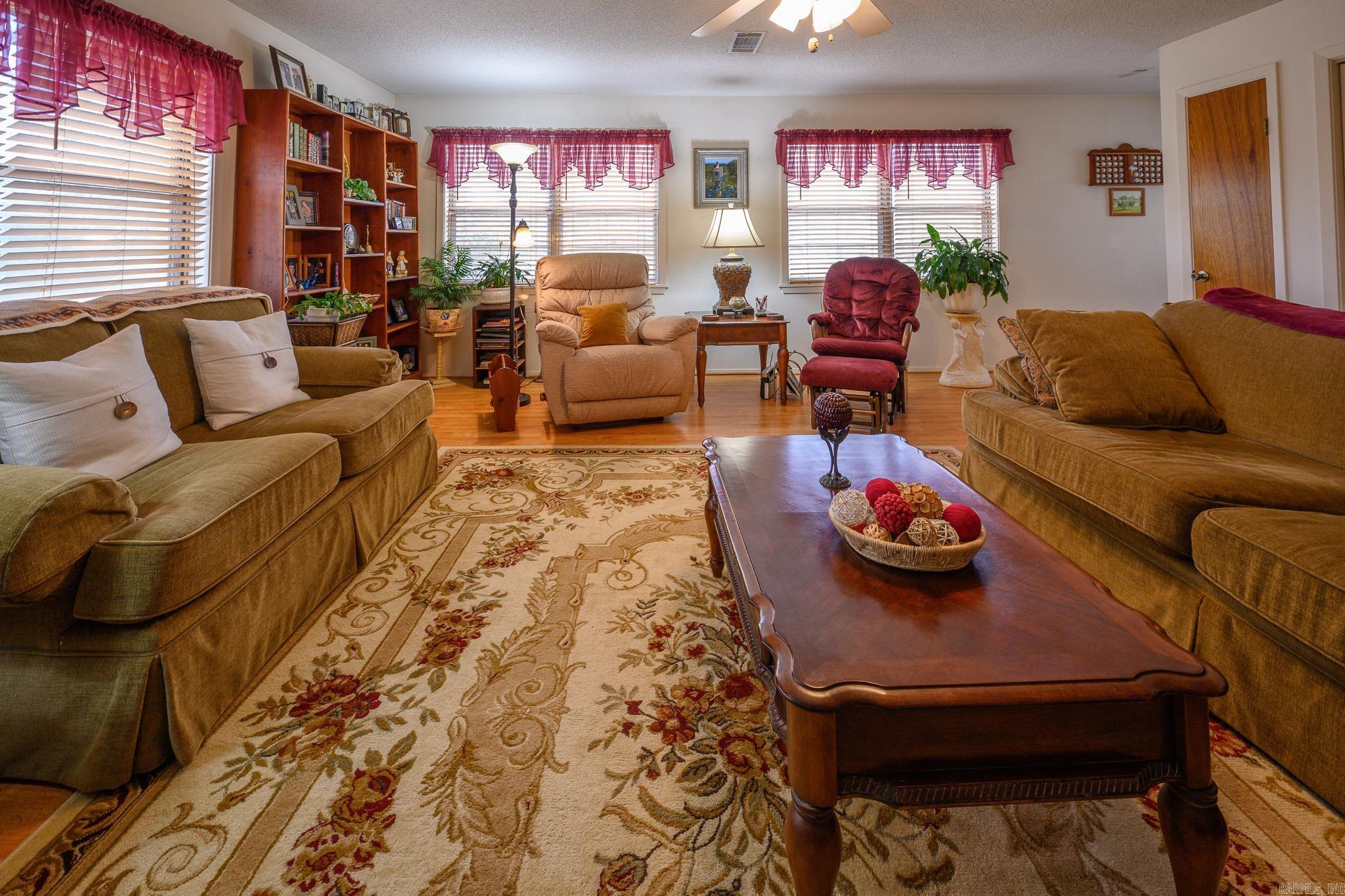 4437 W Hwy 8  Mena, AR