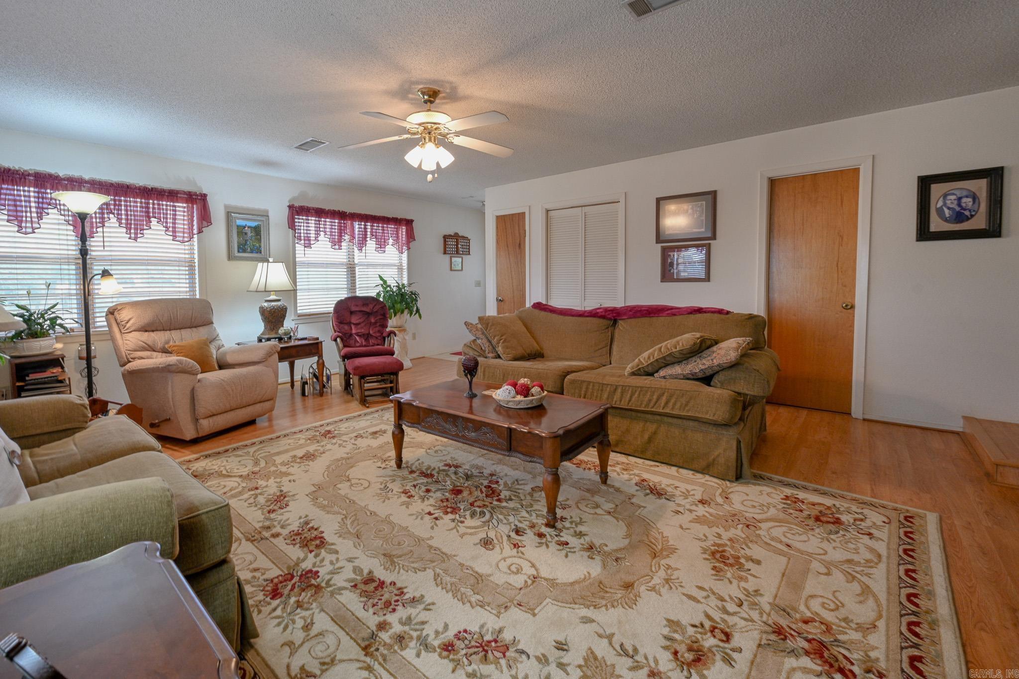 4437 W Hwy 8  Mena, AR